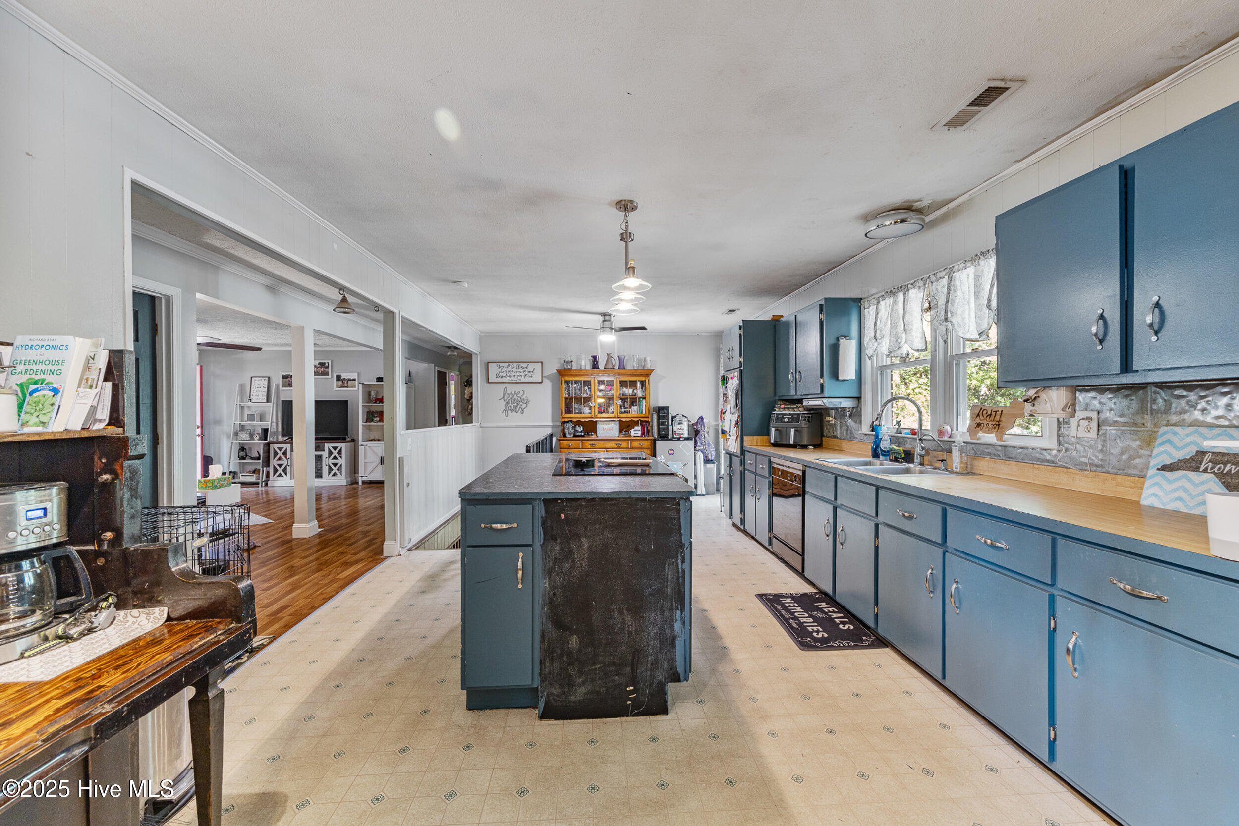104 Edens Street