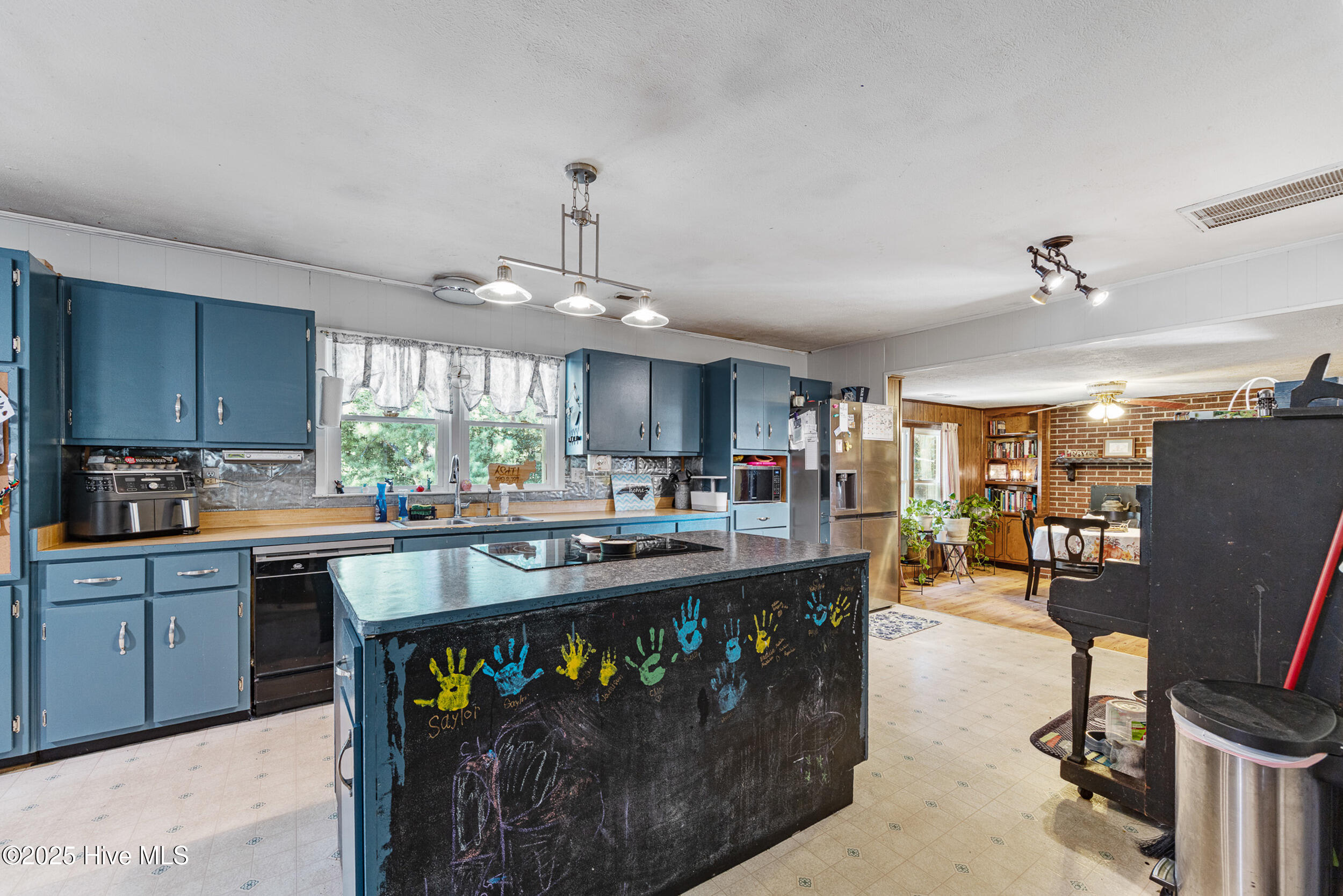 104 Edens Street
