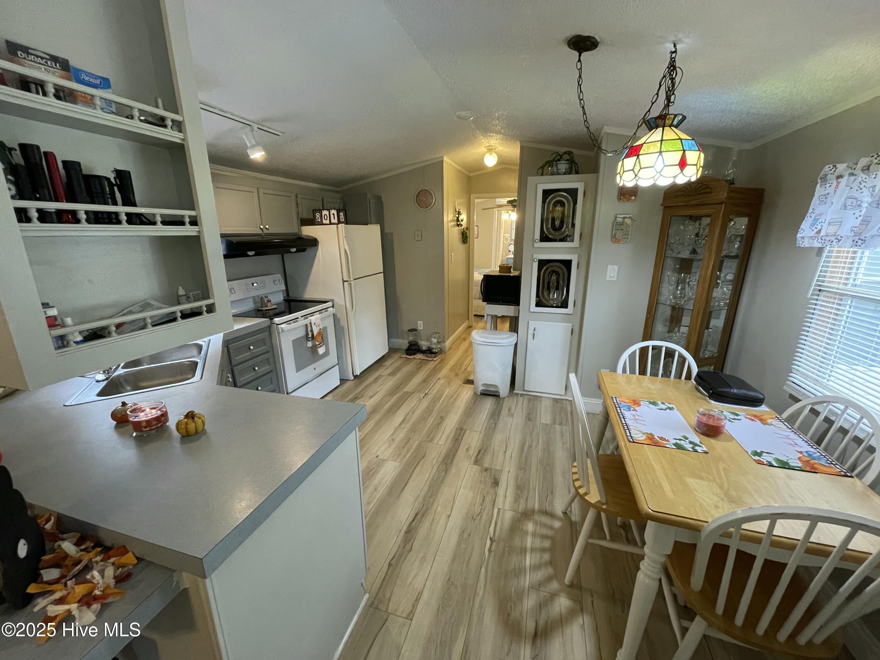 3473 Dolphin Drive SE