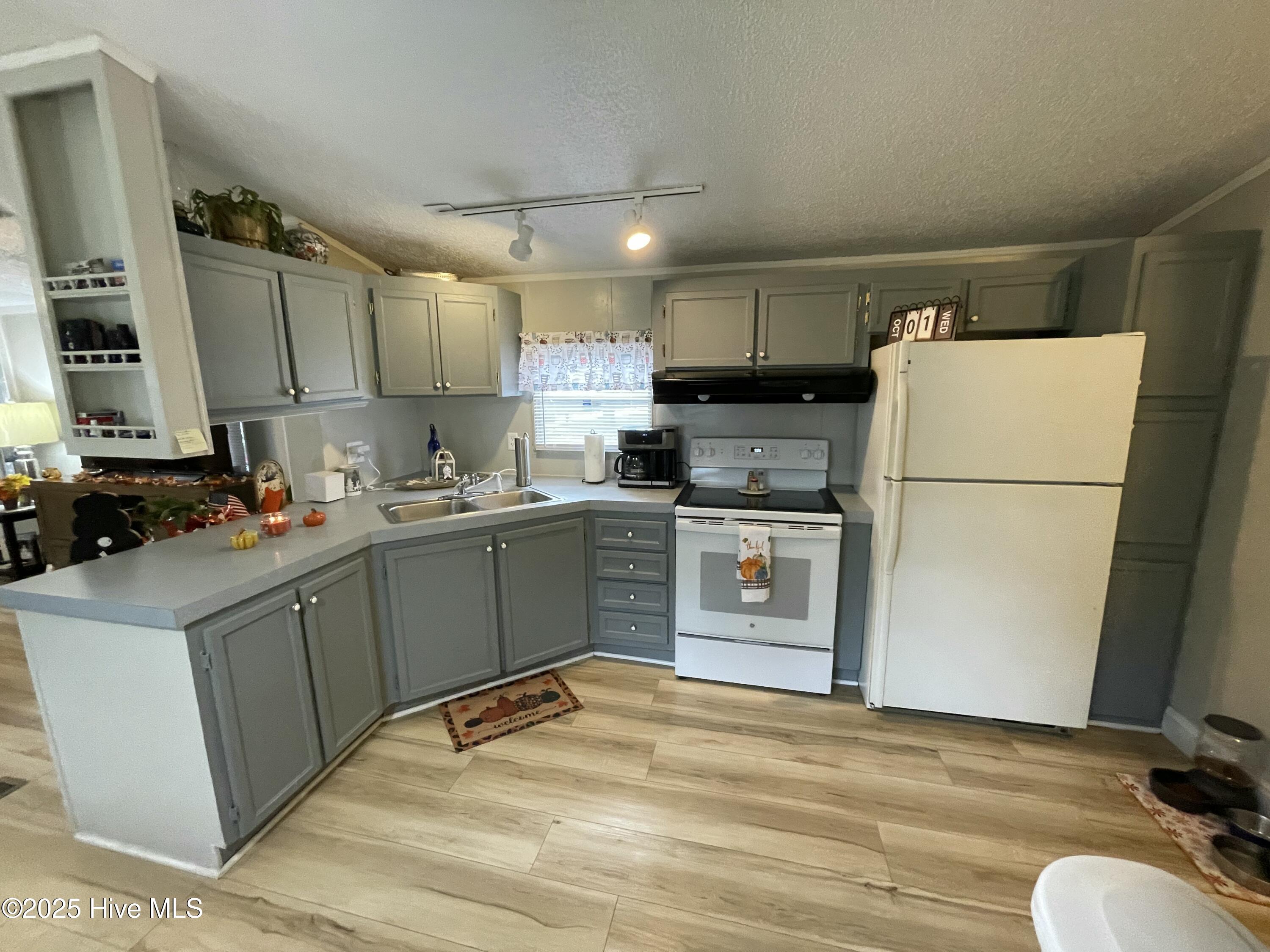 3473 Dolphin Drive SE