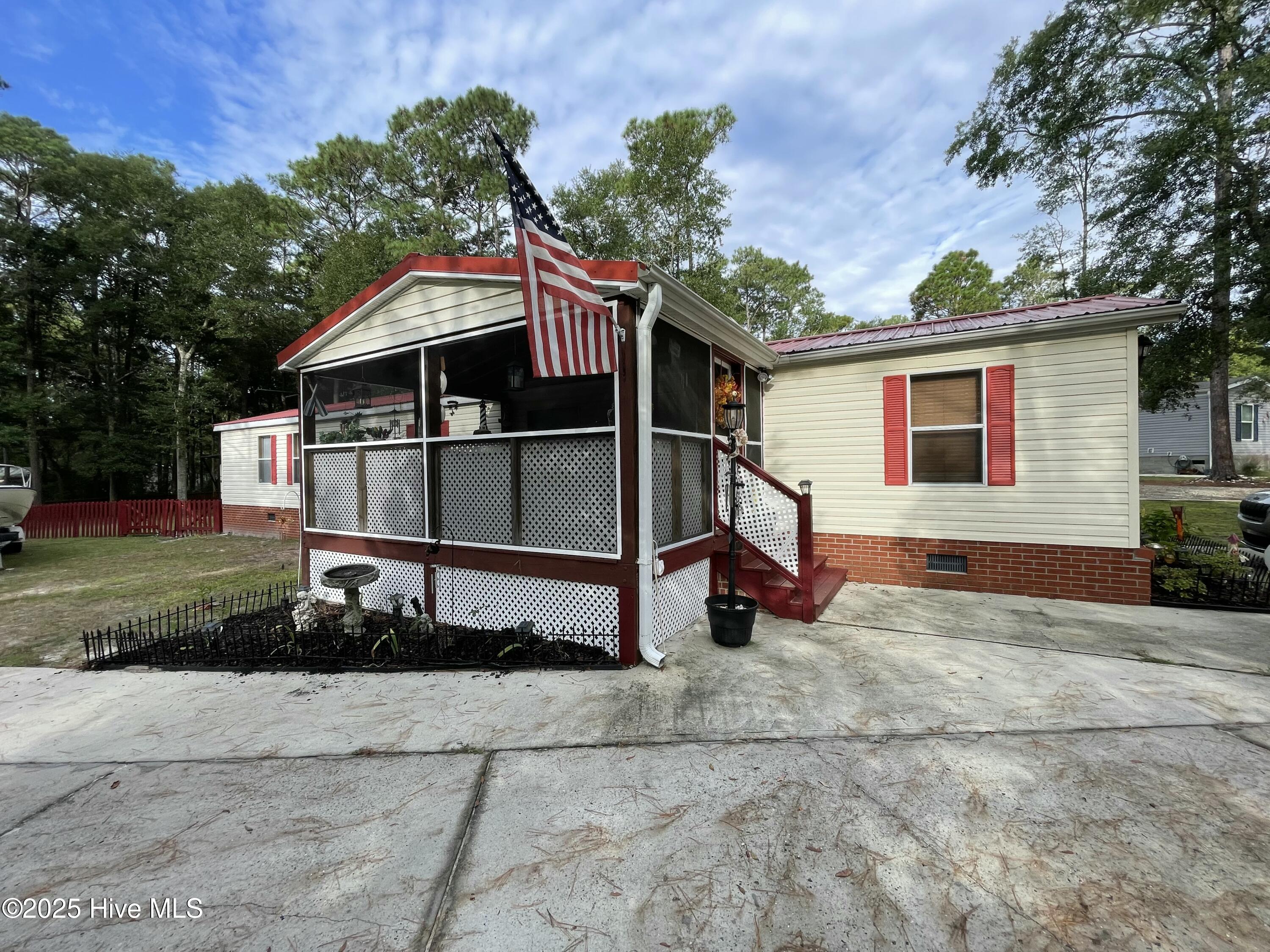 3473 Dolphin Drive SE