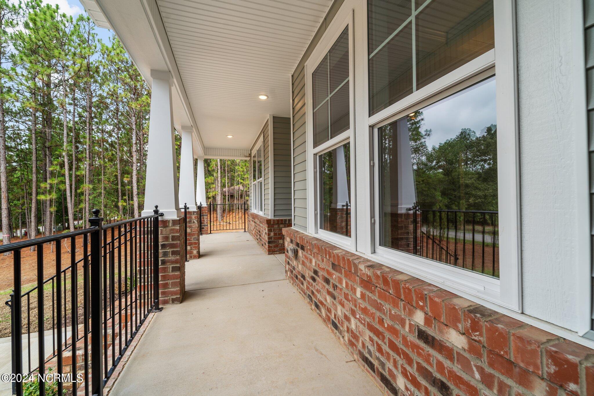 17 Woodland Circle