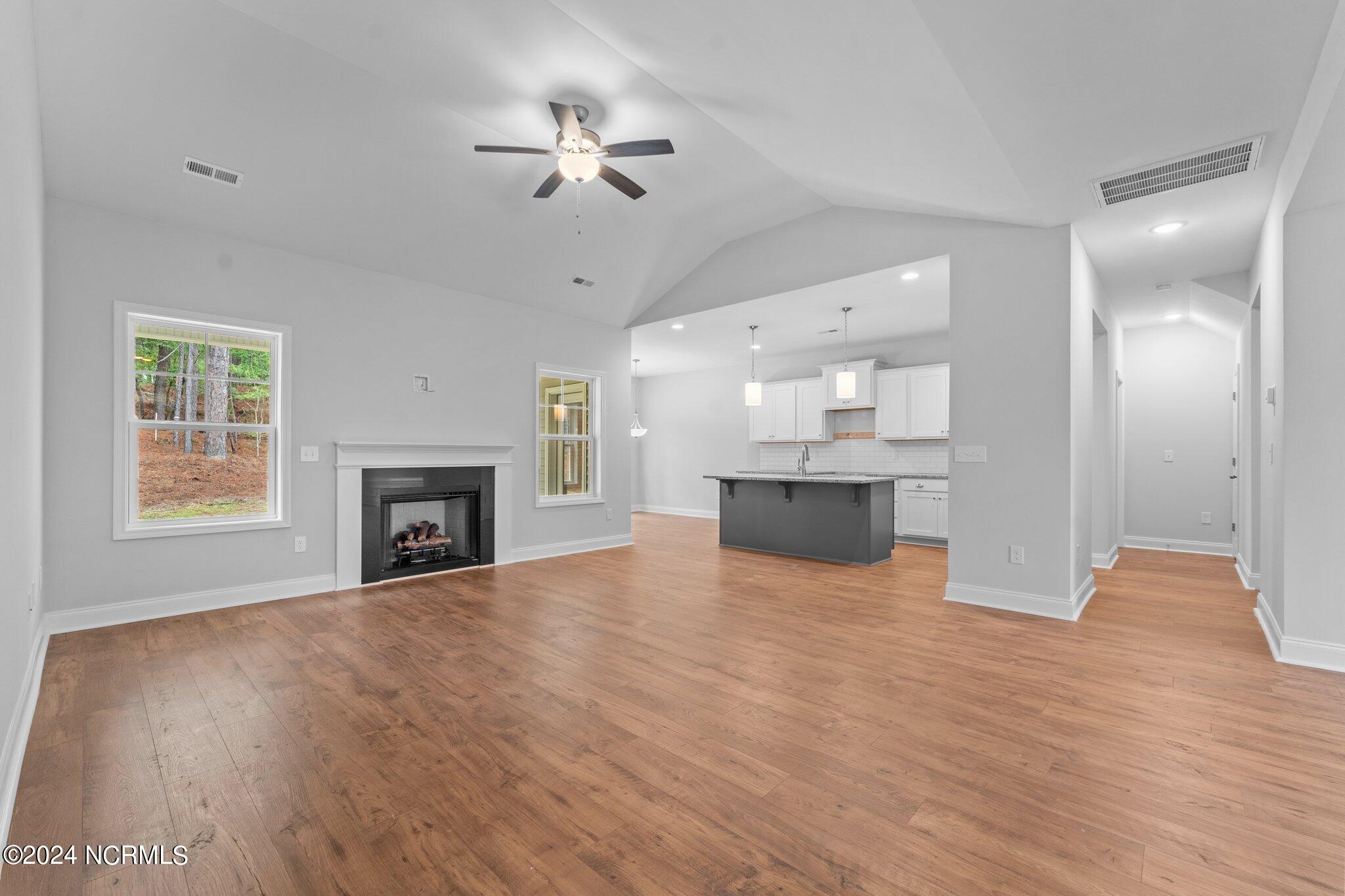 17 Woodland Circle