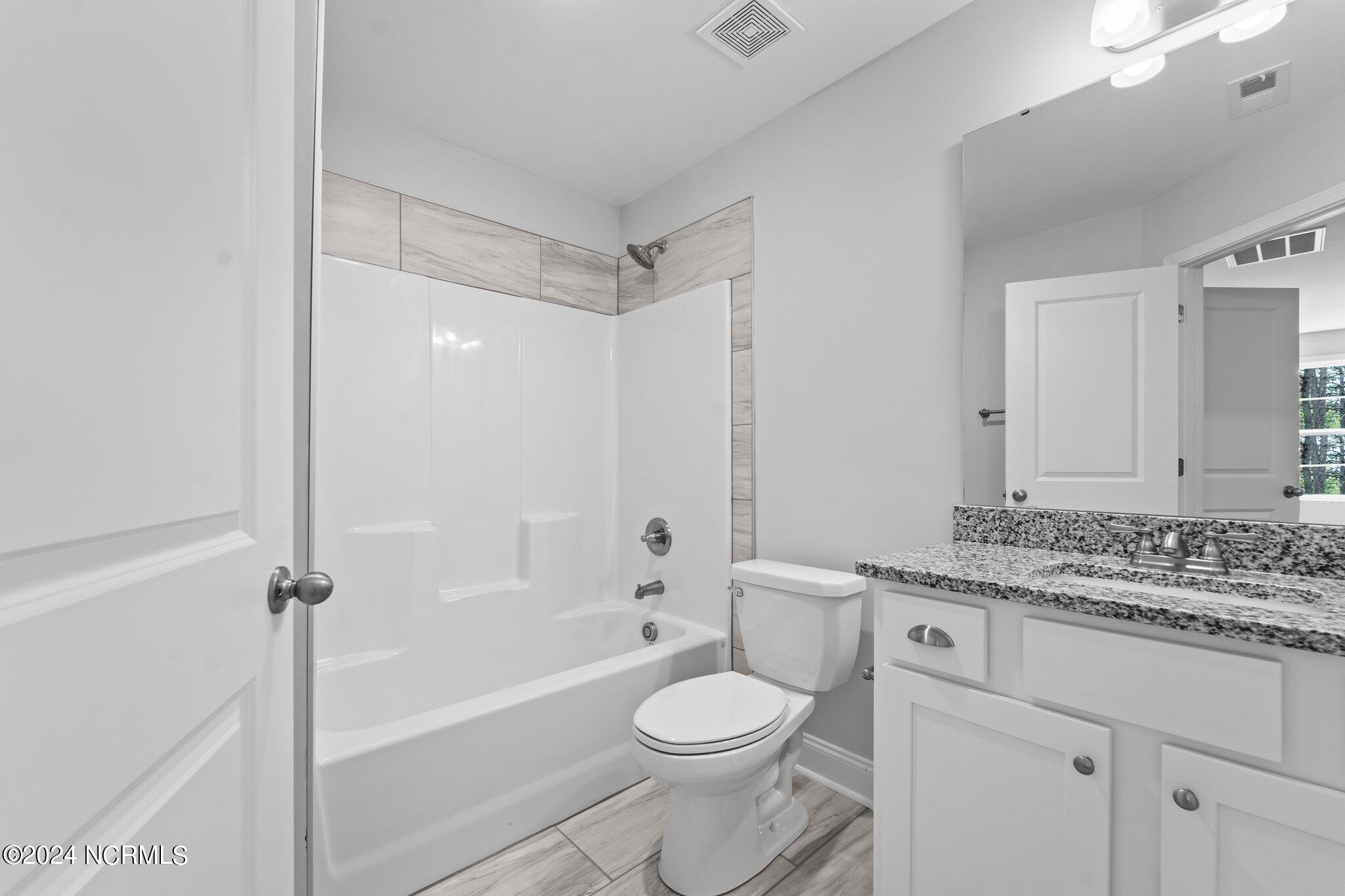 17 Woodland Circle