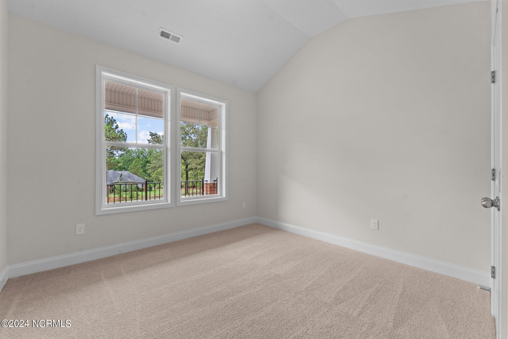 17 Woodland Circle