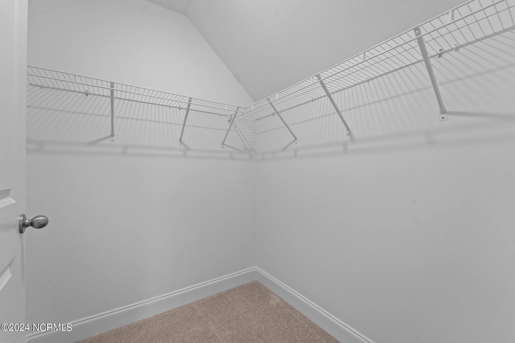 17 Woodland Circle