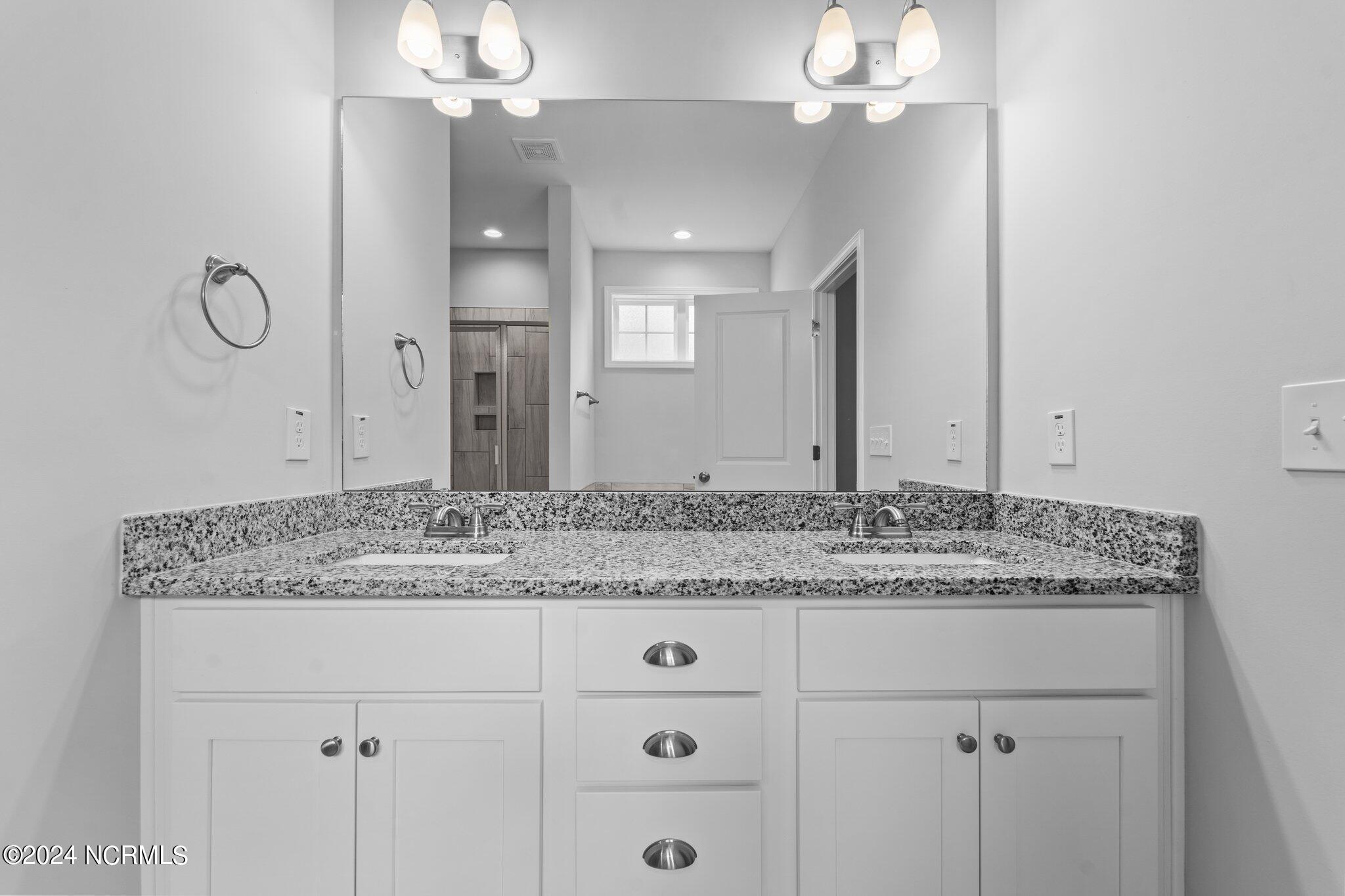 17 Woodland Circle