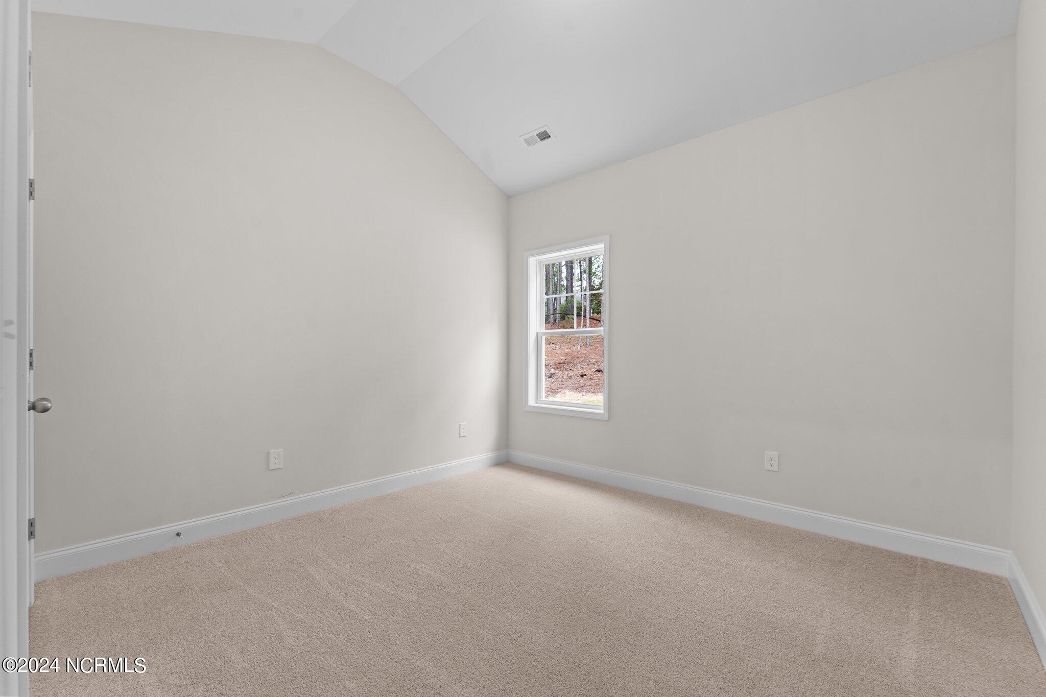 17 Woodland Circle