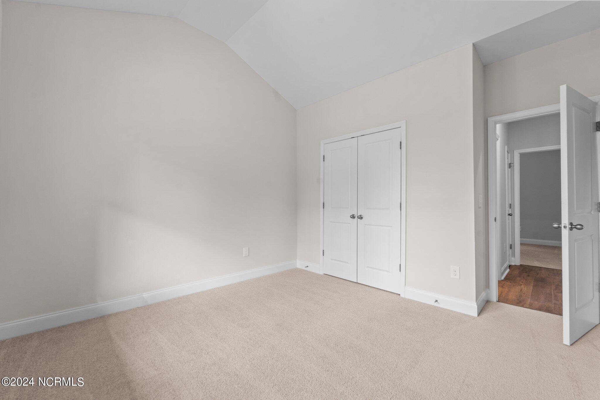 17 Woodland Circle