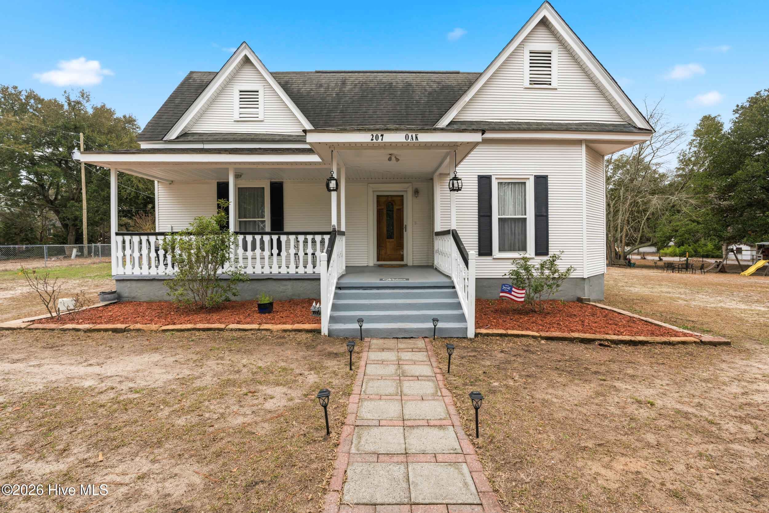 207 Oak Avenue