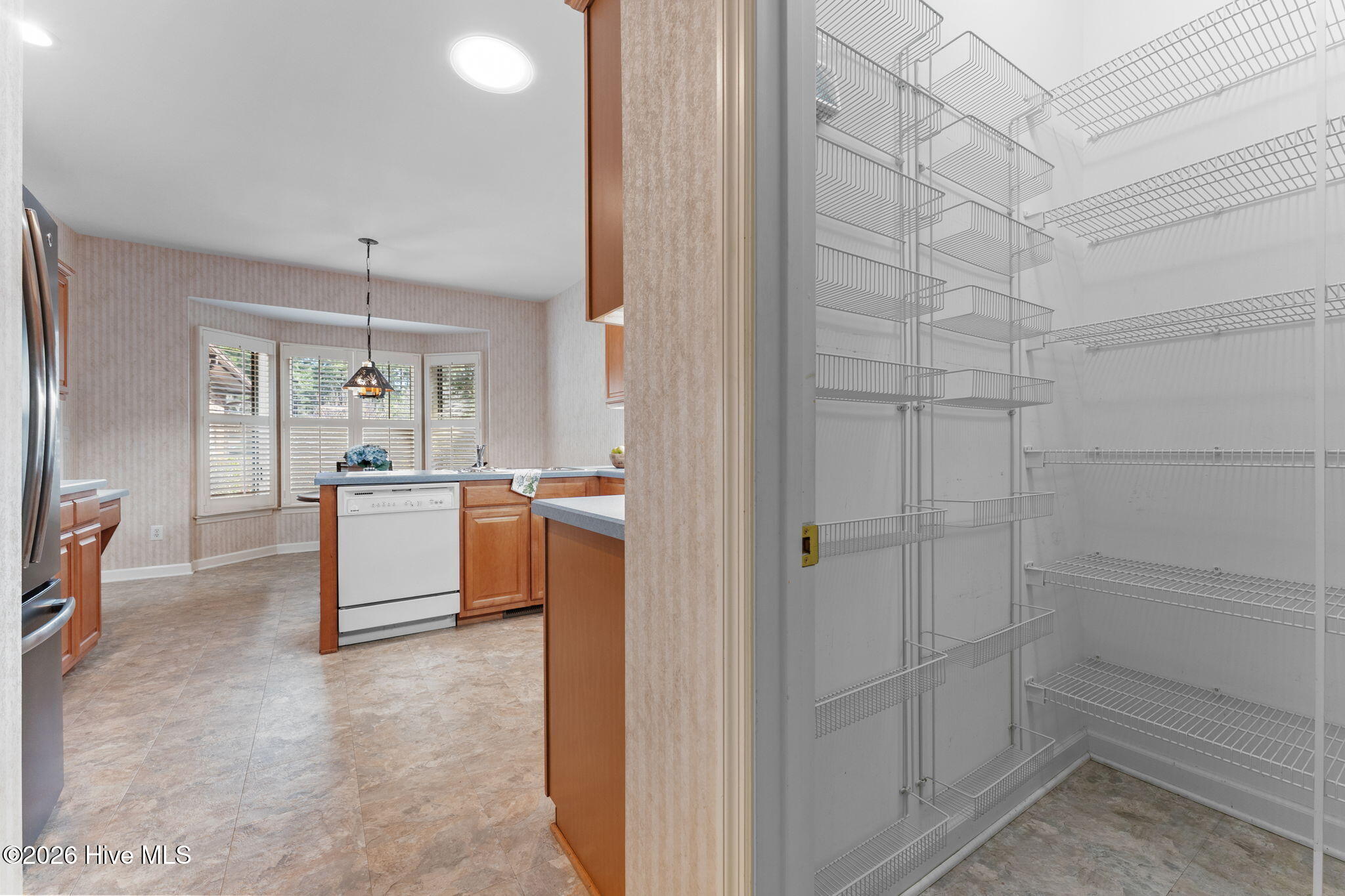660 Redwood Drive