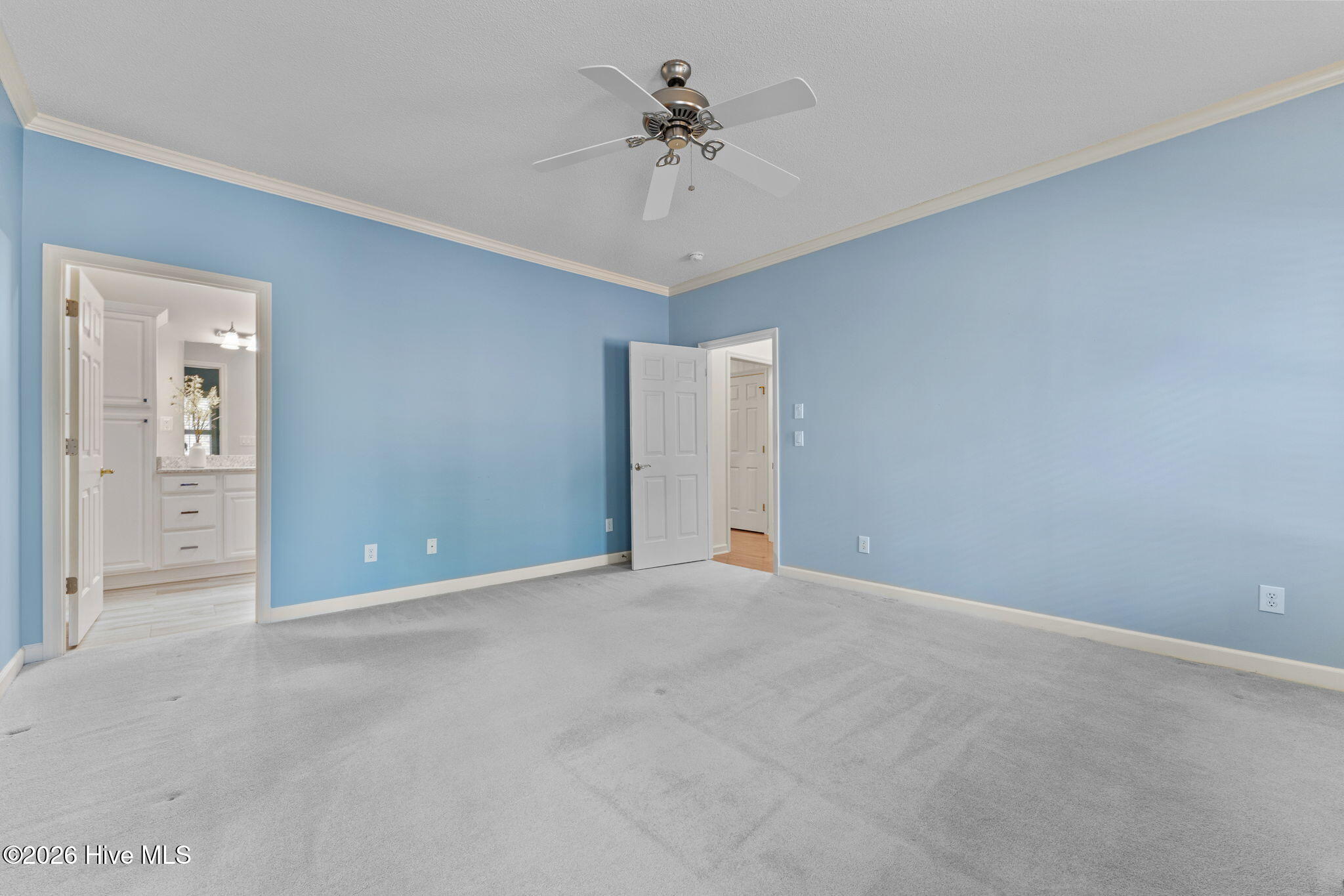660 Redwood Drive