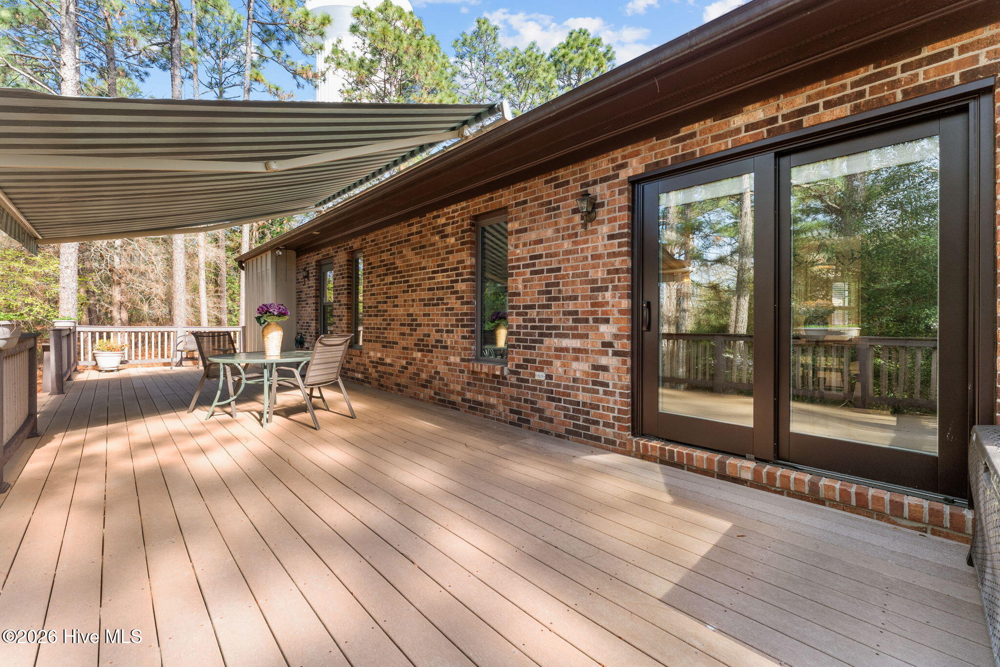 660 Redwood Drive