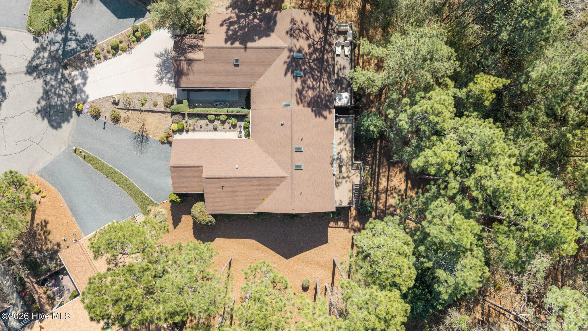 660 Redwood Drive