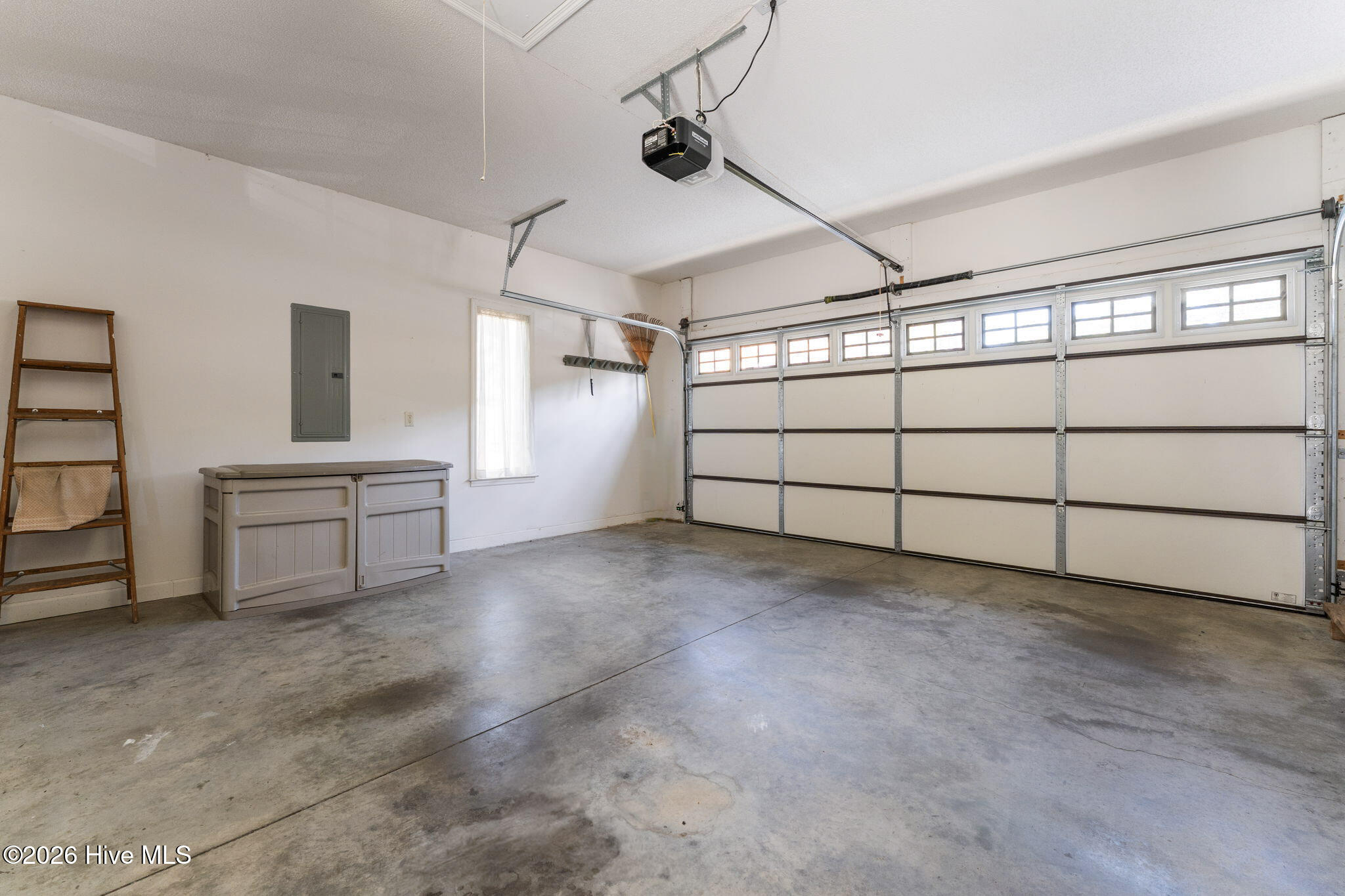 660 Redwood Drive
