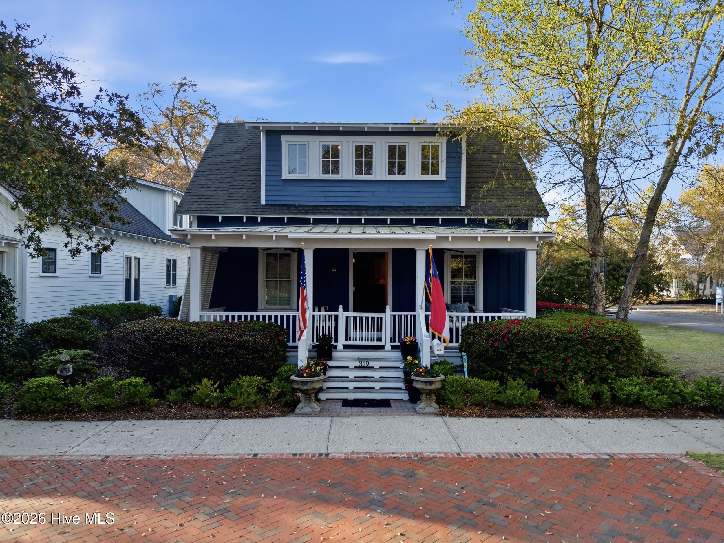 319 E Nash Street