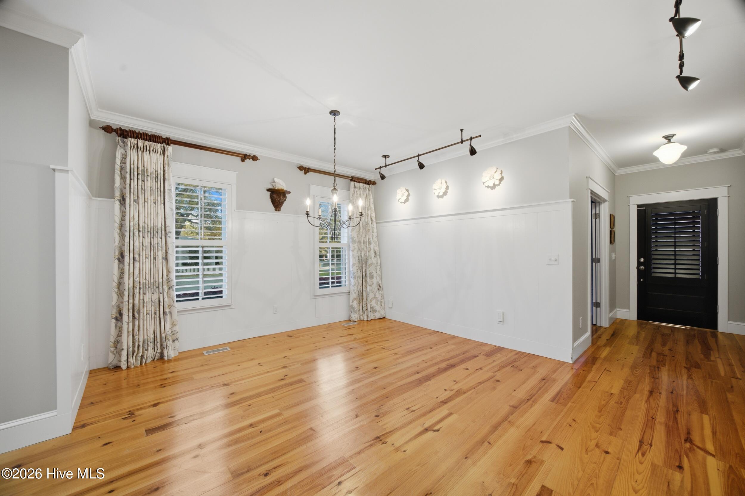 319 E Nash Street