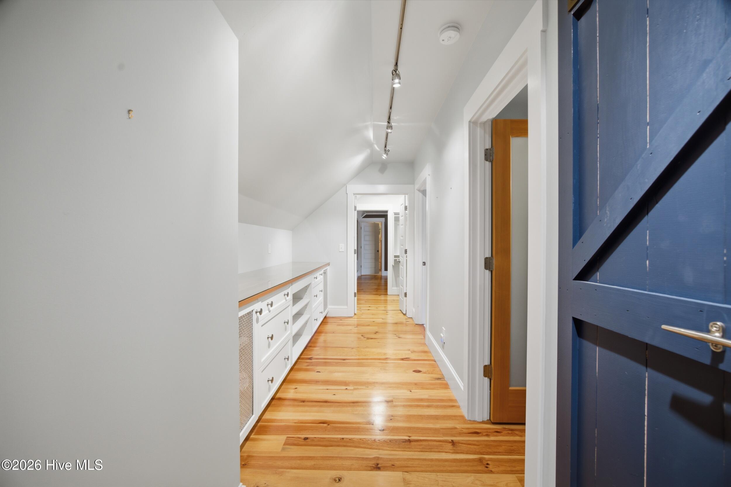 319 E Nash Street