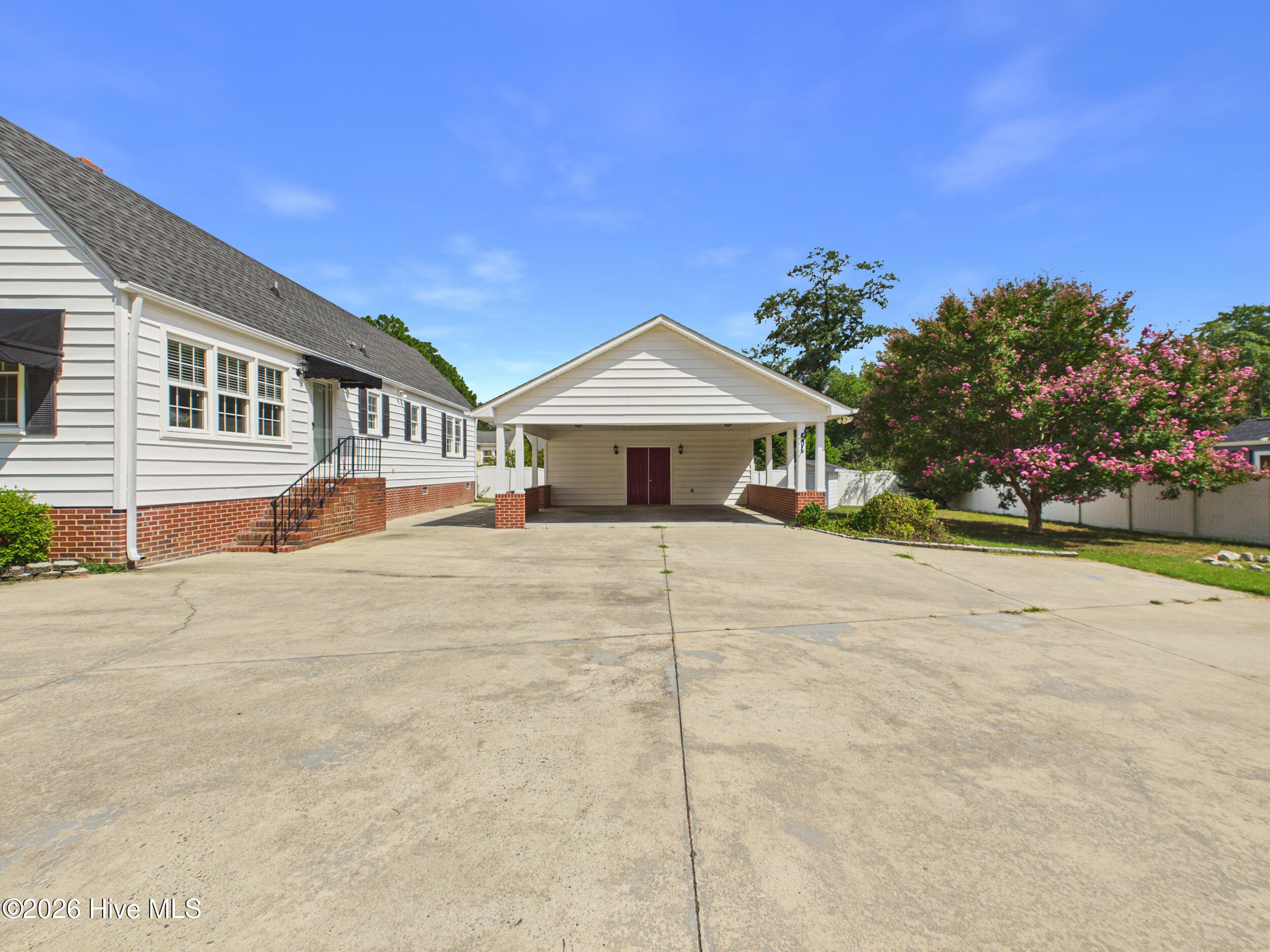 409 Myrtle Avenue