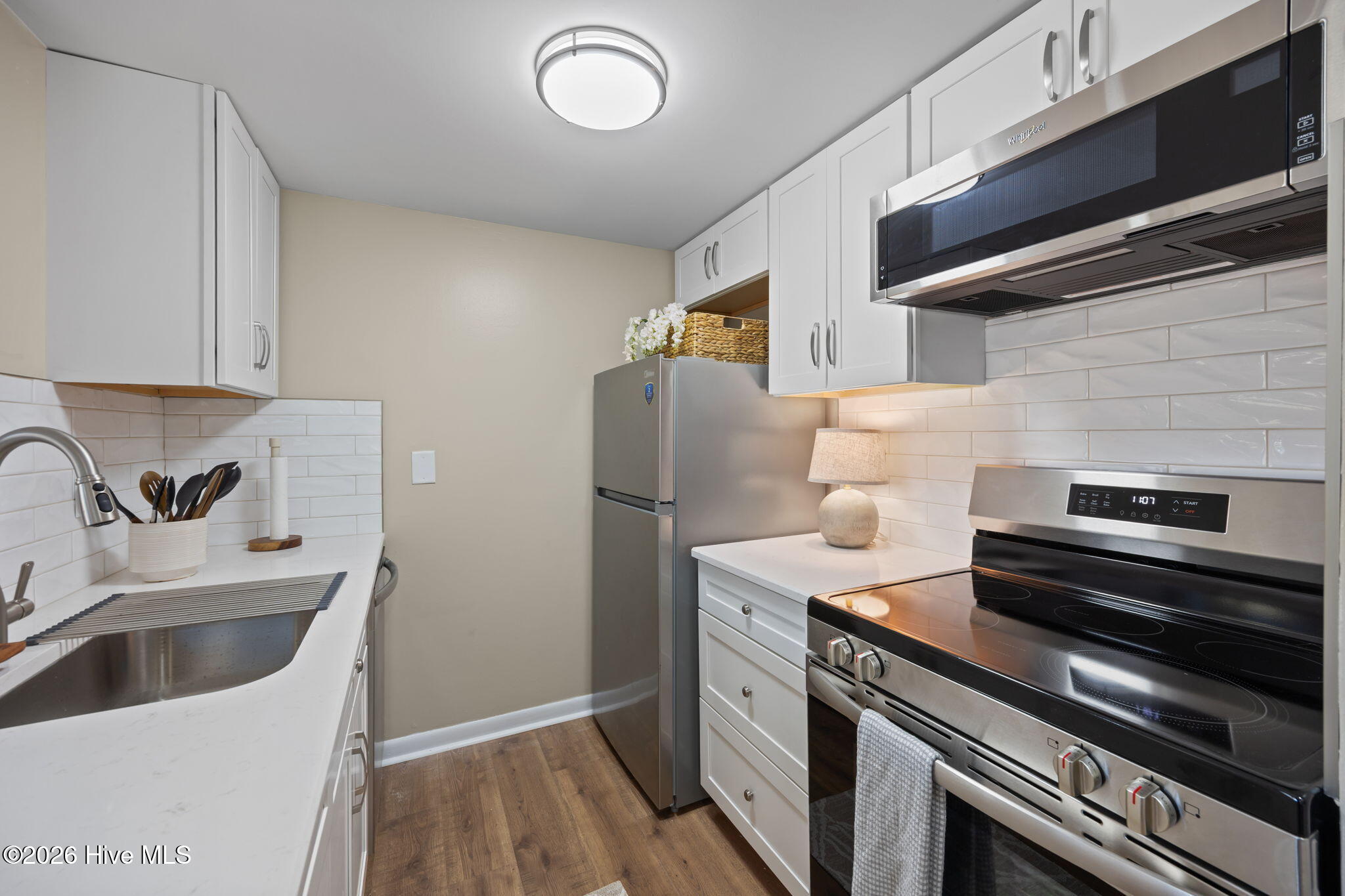 10 Pine Tree Road 00028582209 # 209