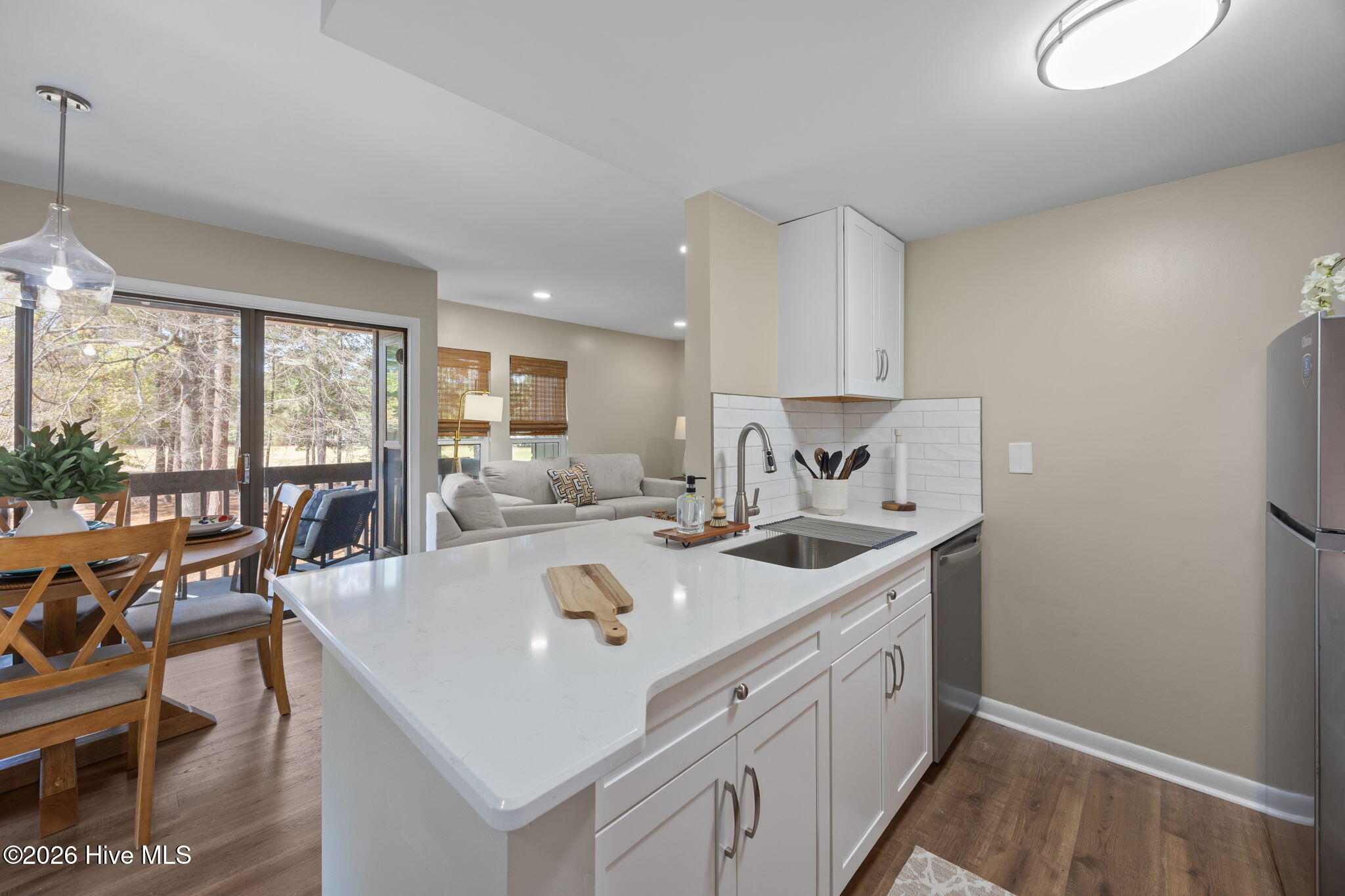 10 Pine Tree Road 00028582209 # 209