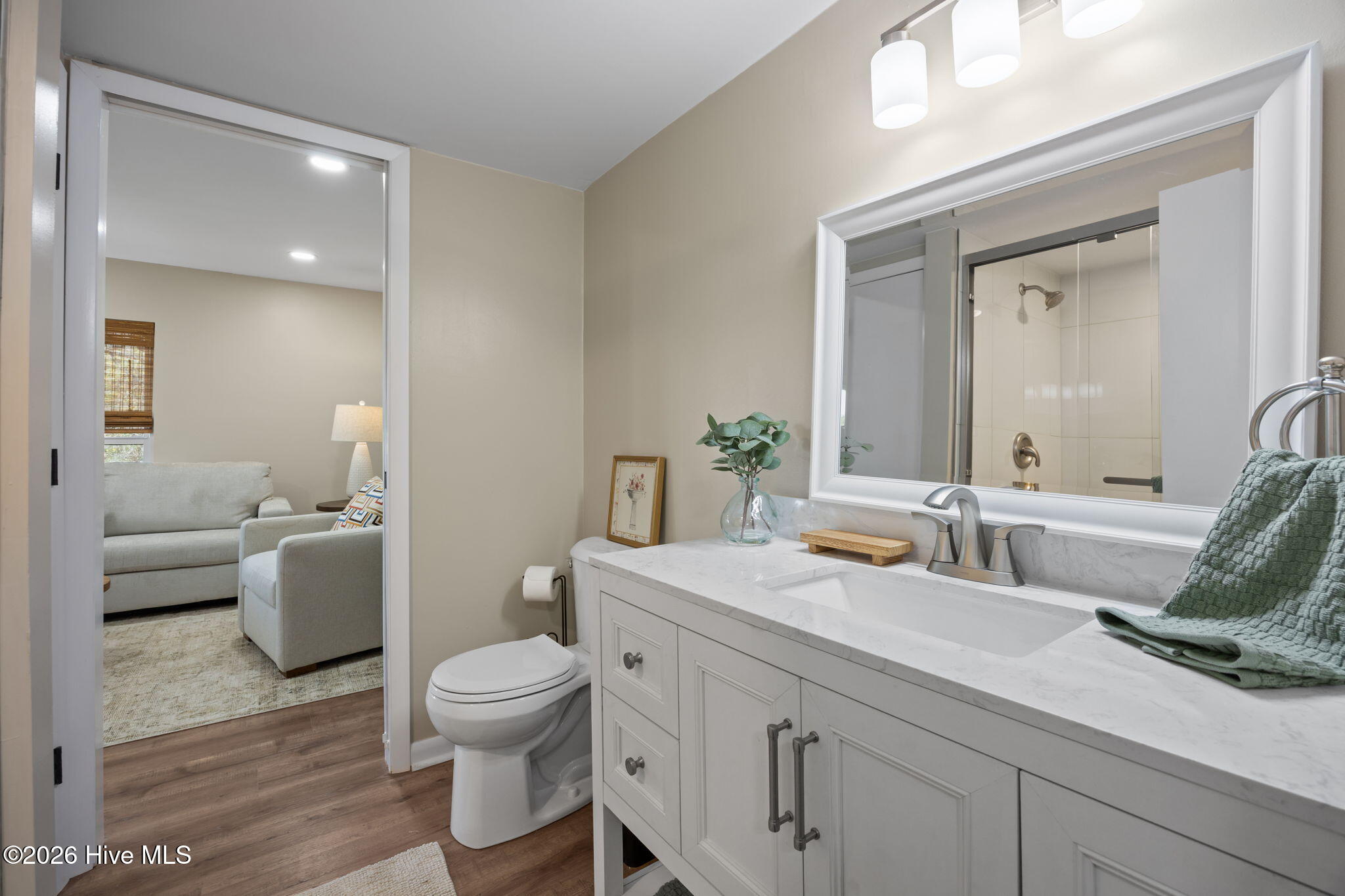 10 Pine Tree Road 00028582209 # 209