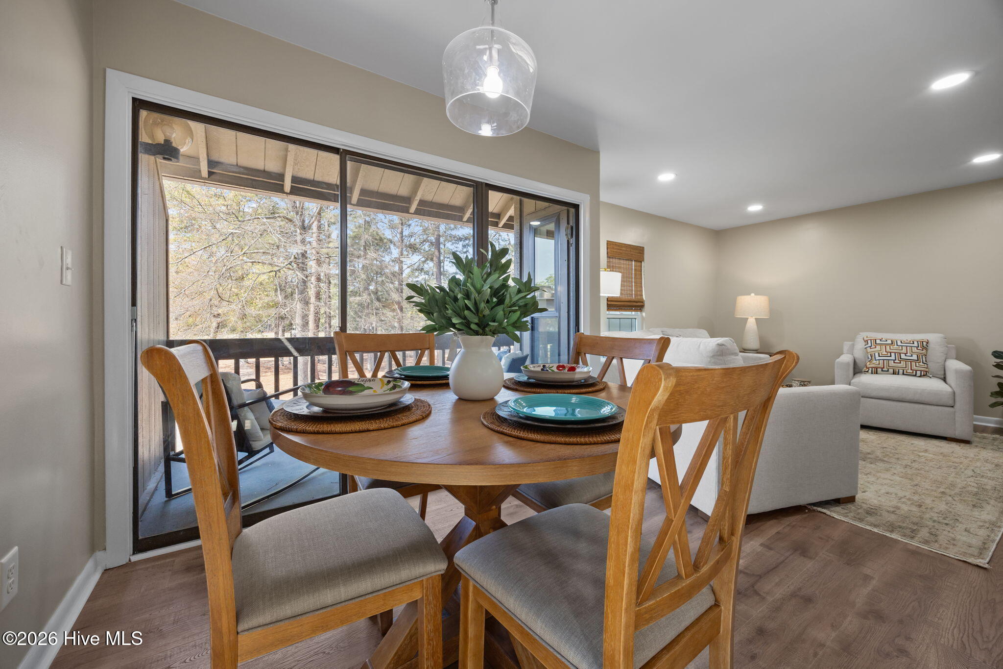 10 Pine Tree Road 00028582209 # 209