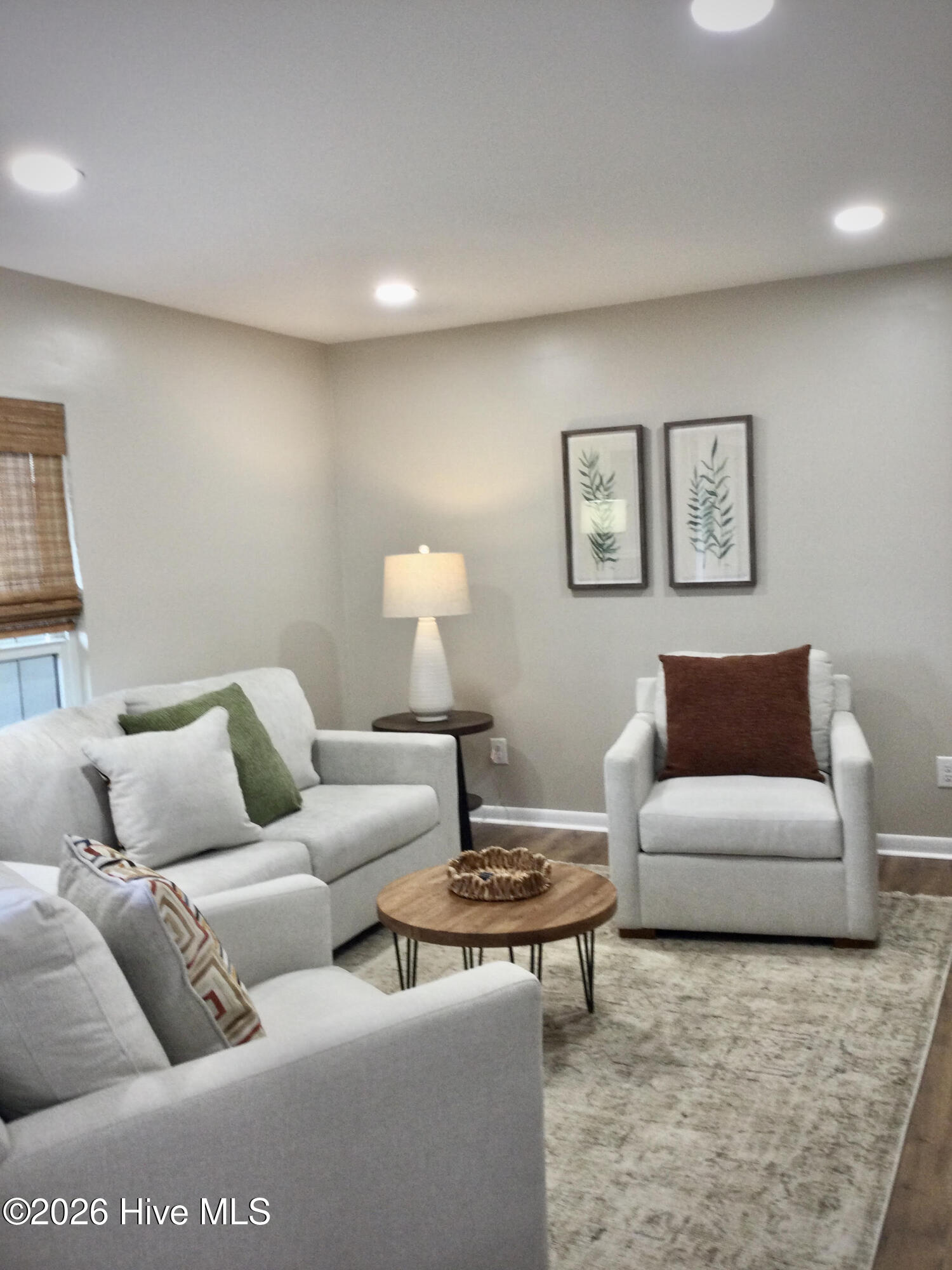 10 Pine Tree Road 00028582209 # 209