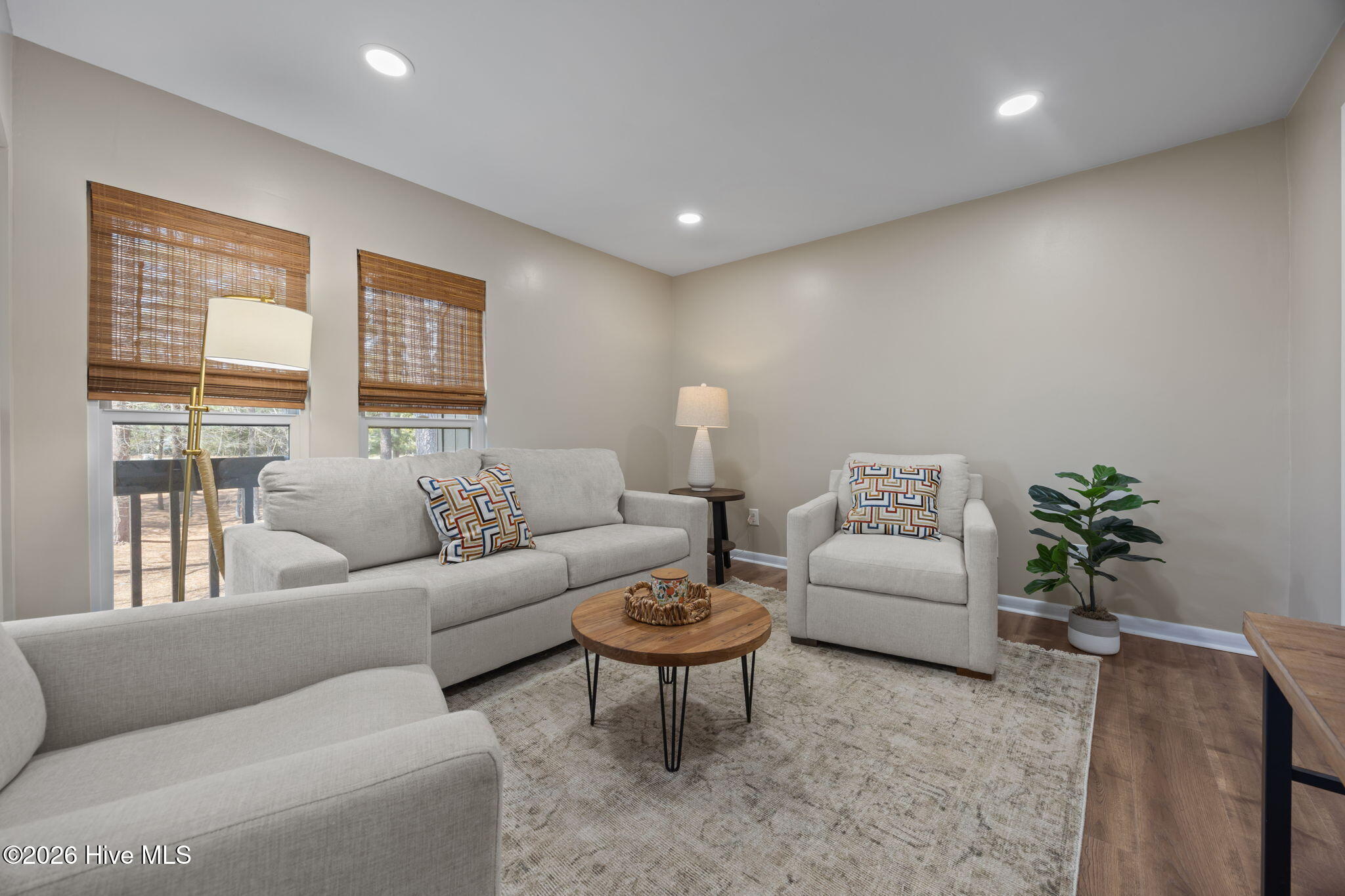 10 Pine Tree Road 00028582209 # 209