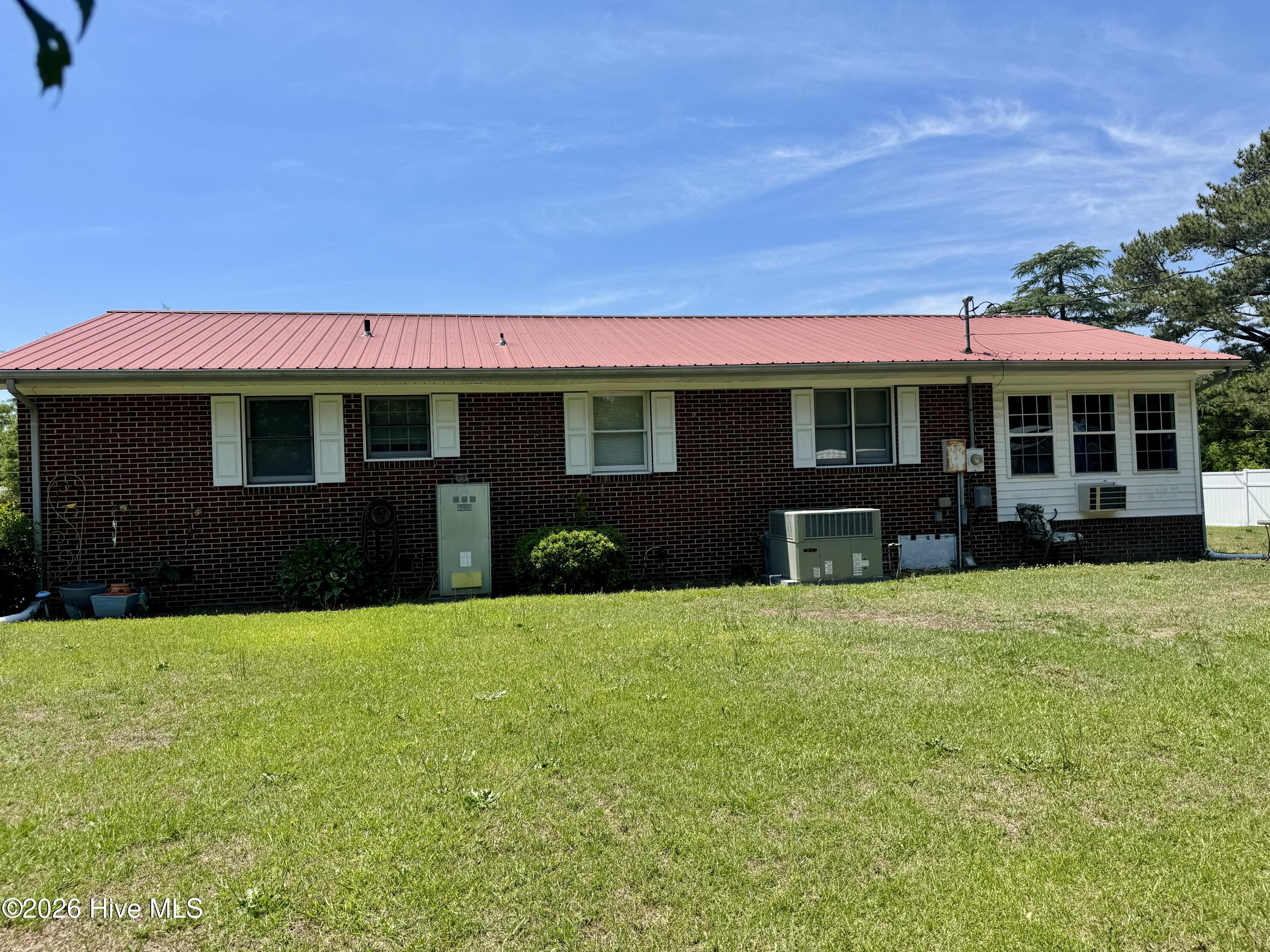 112 Mcqueen Street