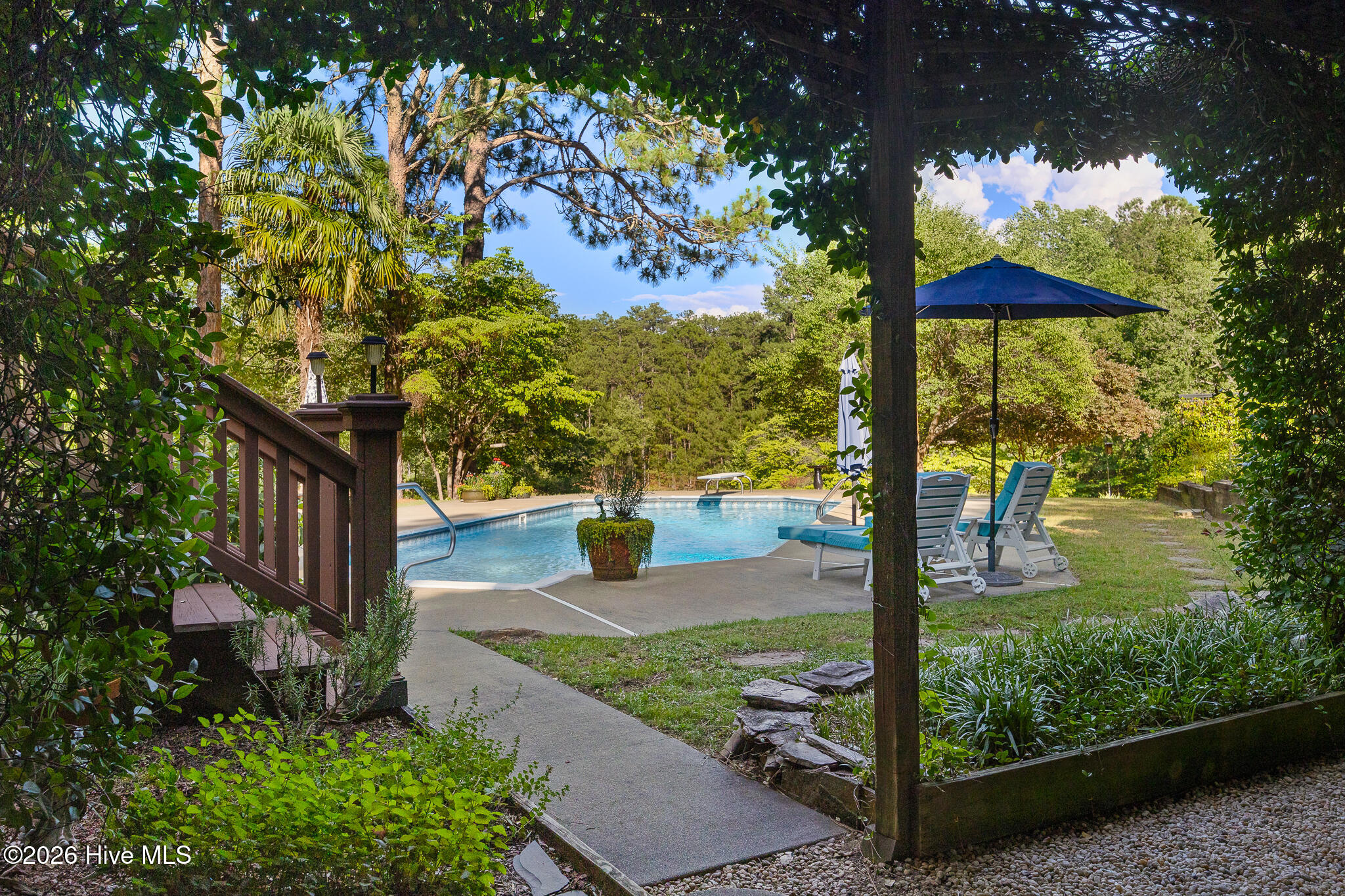 184 Weaver Road