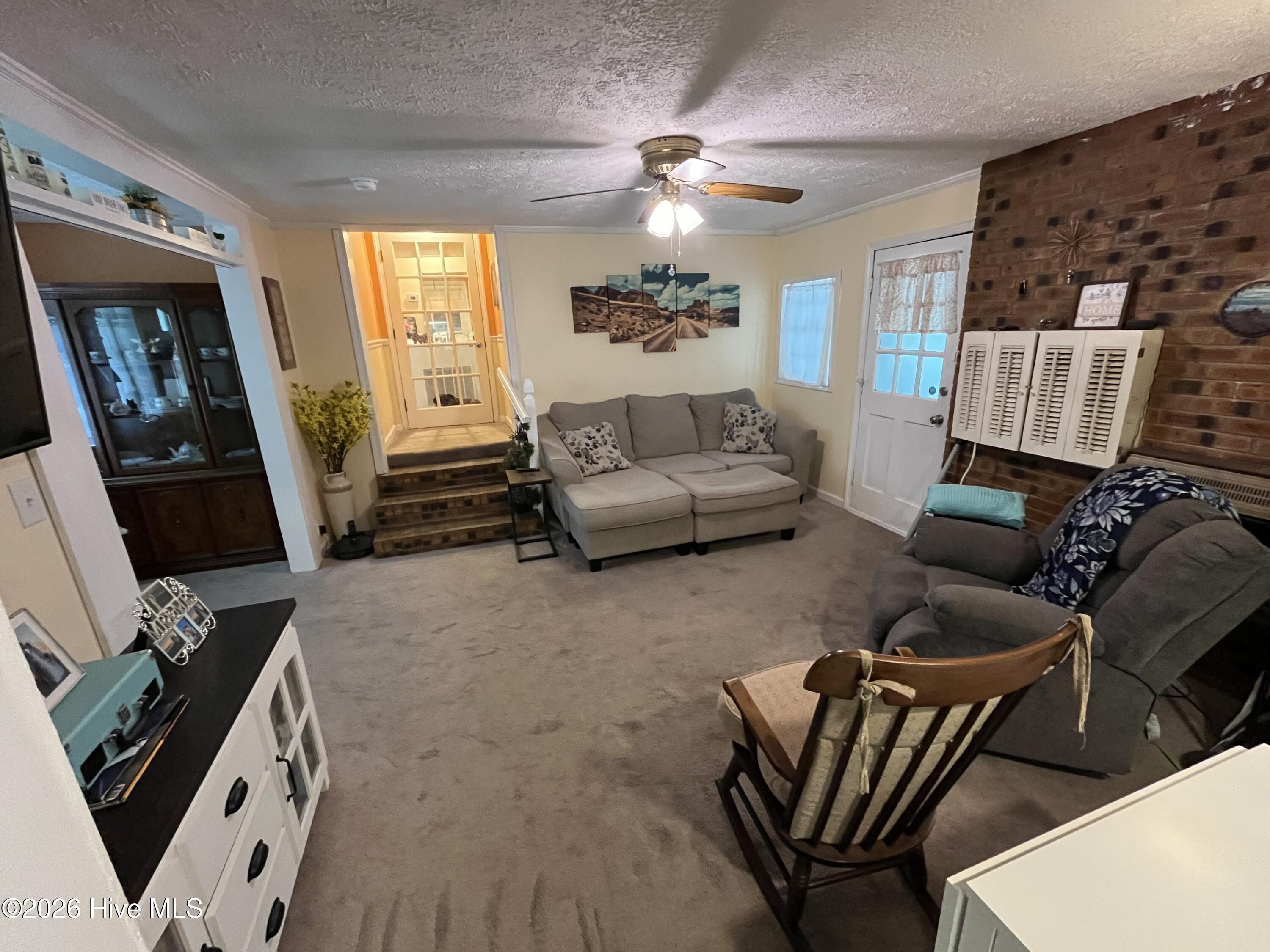 932 Roberdel Road