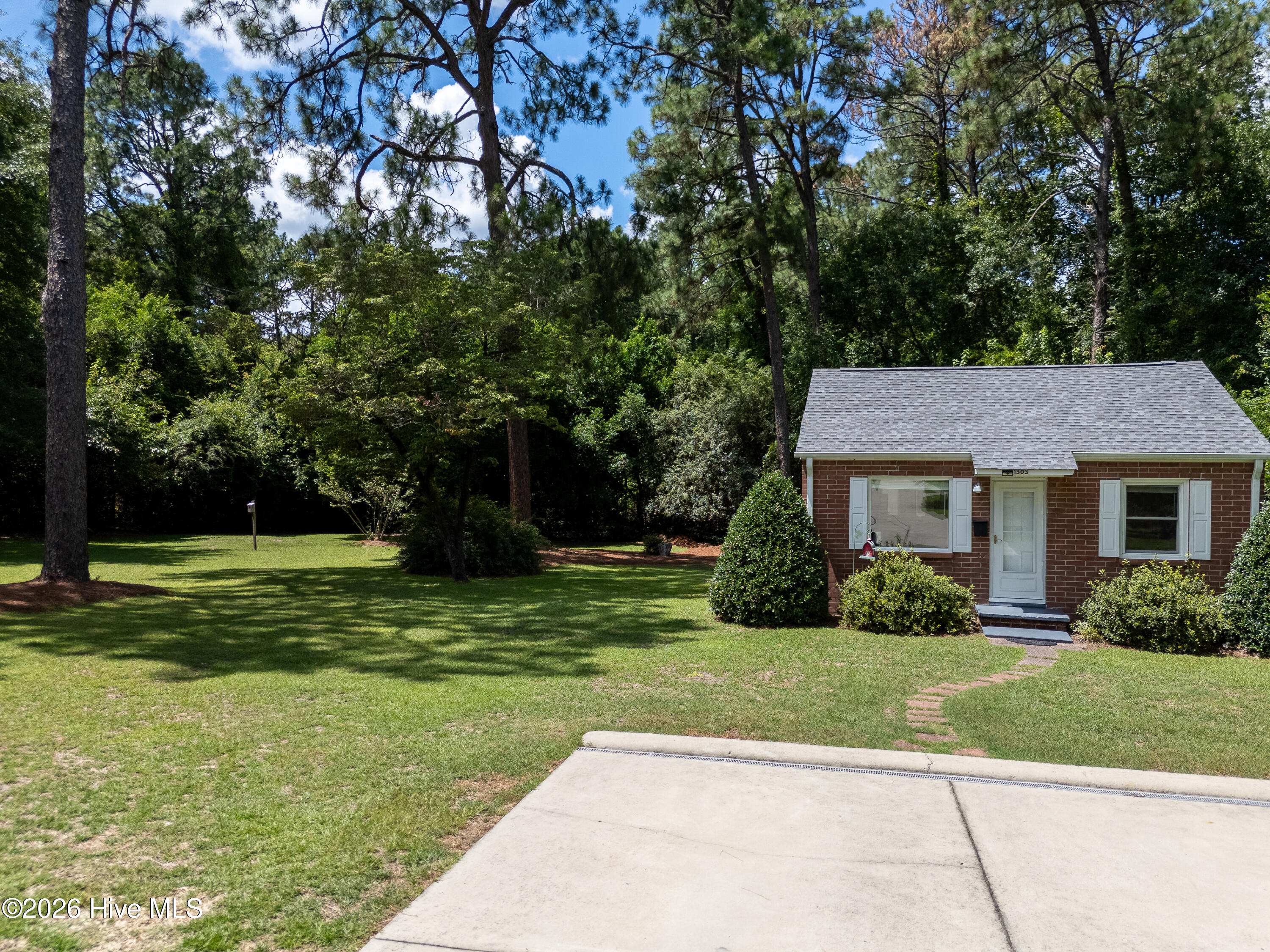 1301 N Poplar Street