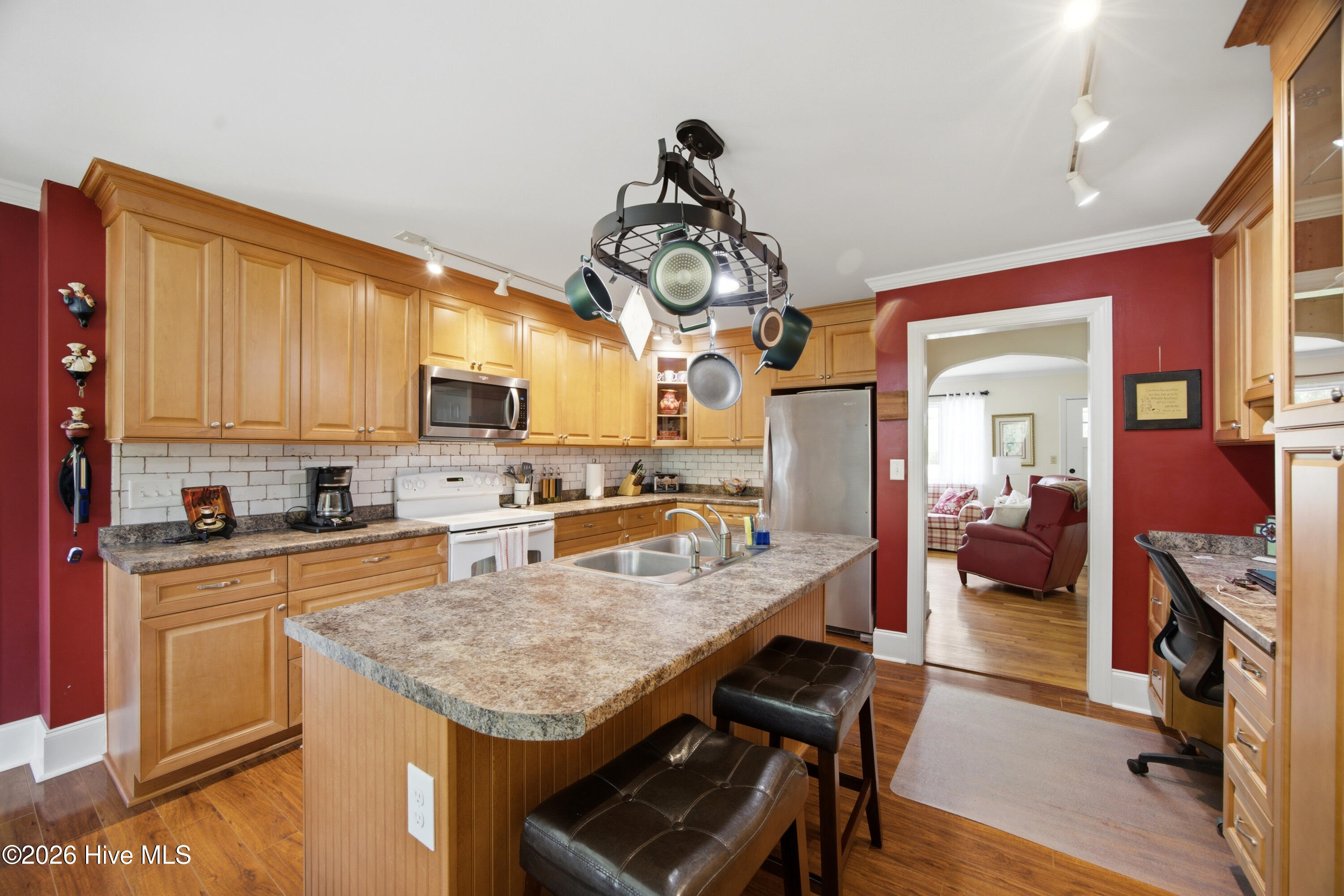 1301 N Poplar Street