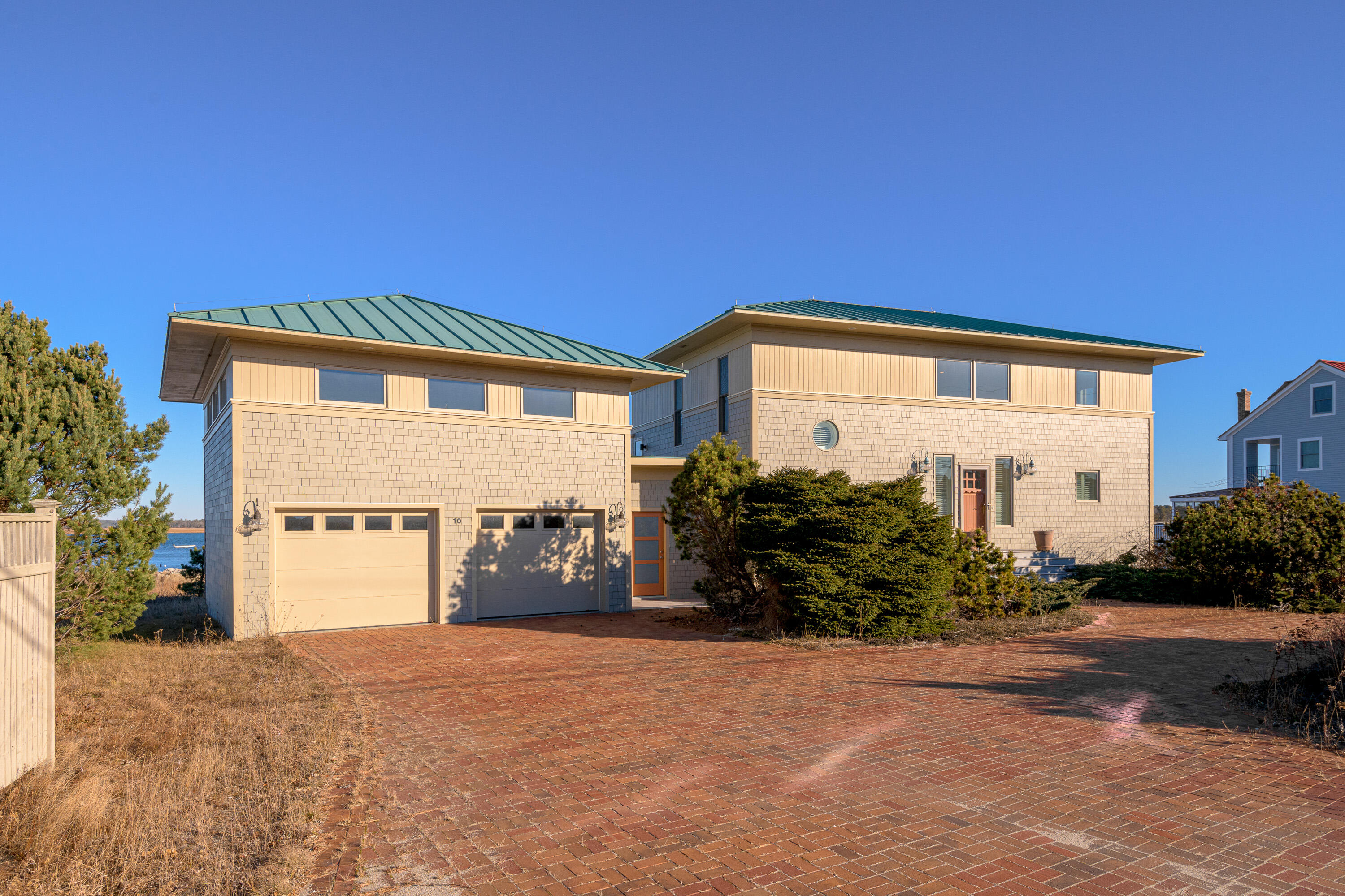 10 River Sands Drive