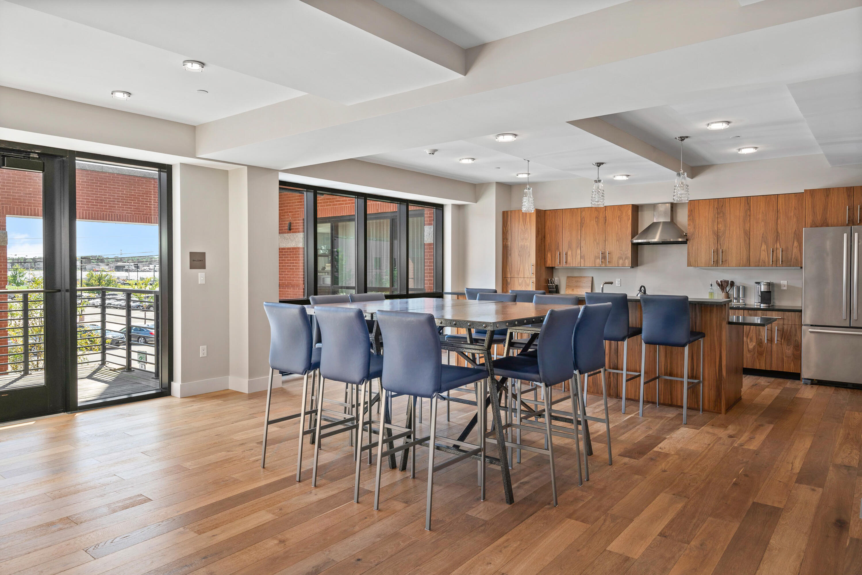 387 Commercial Street, 209