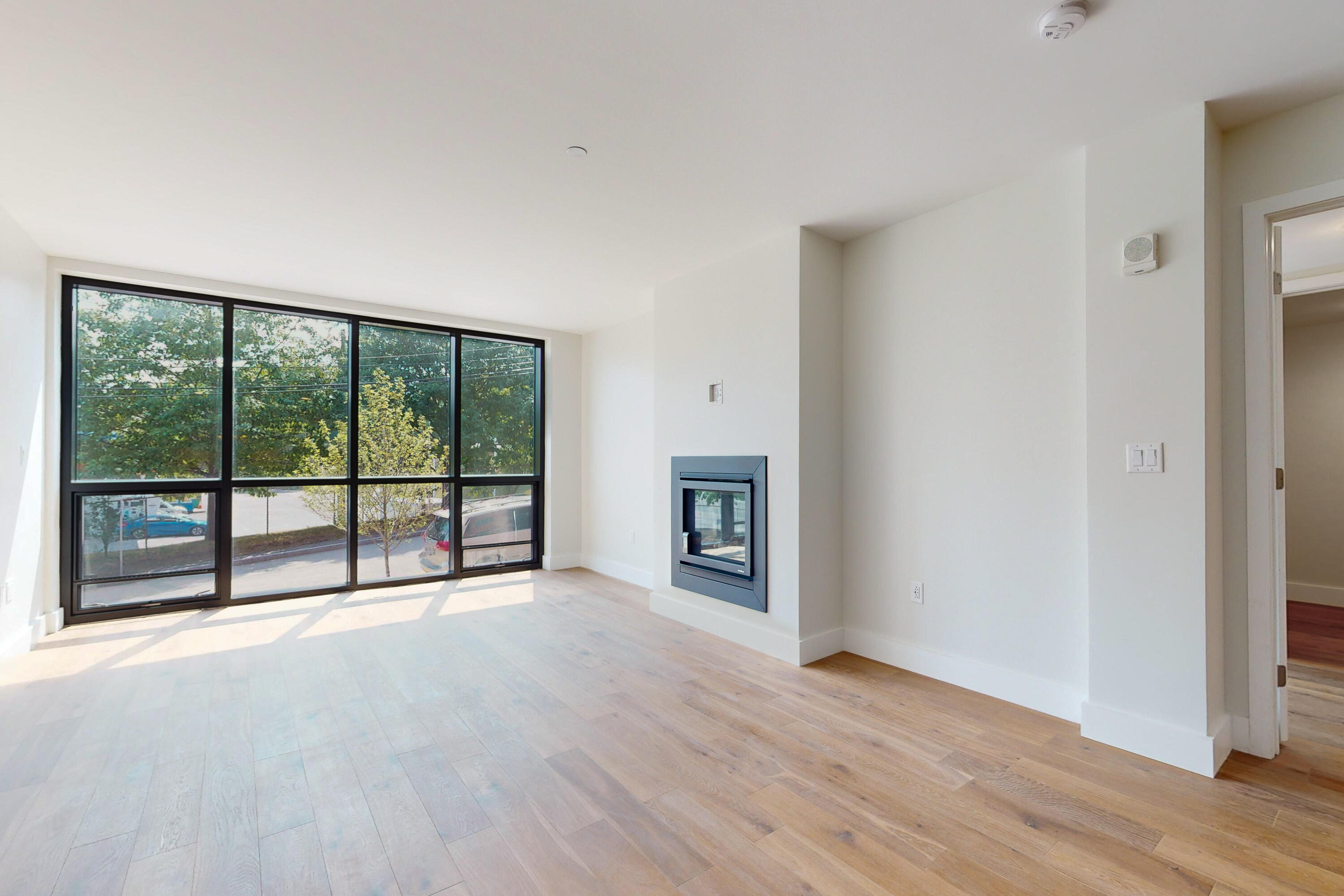 387 Commercial Street, 209