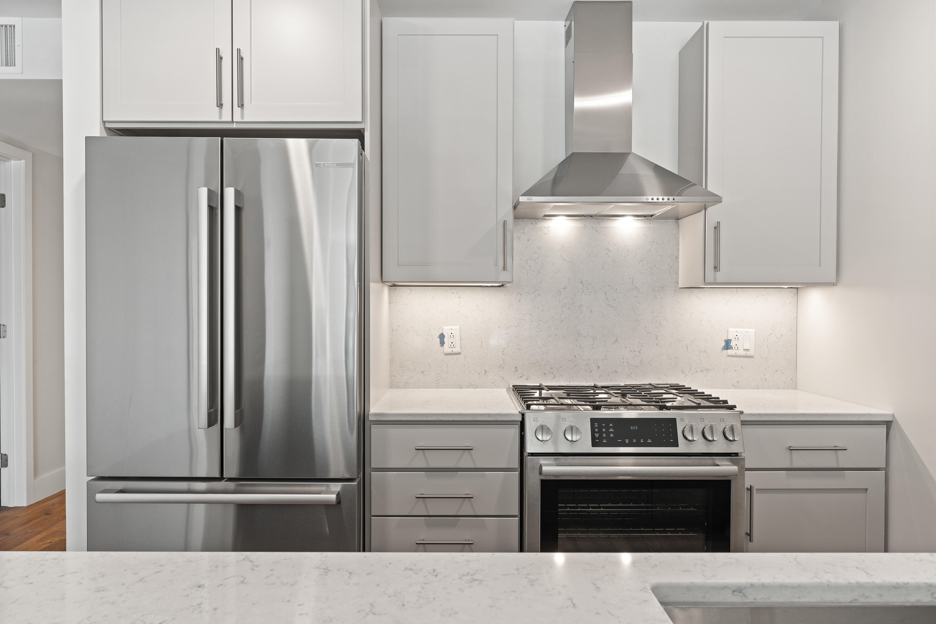 387 Commercial Street, 209