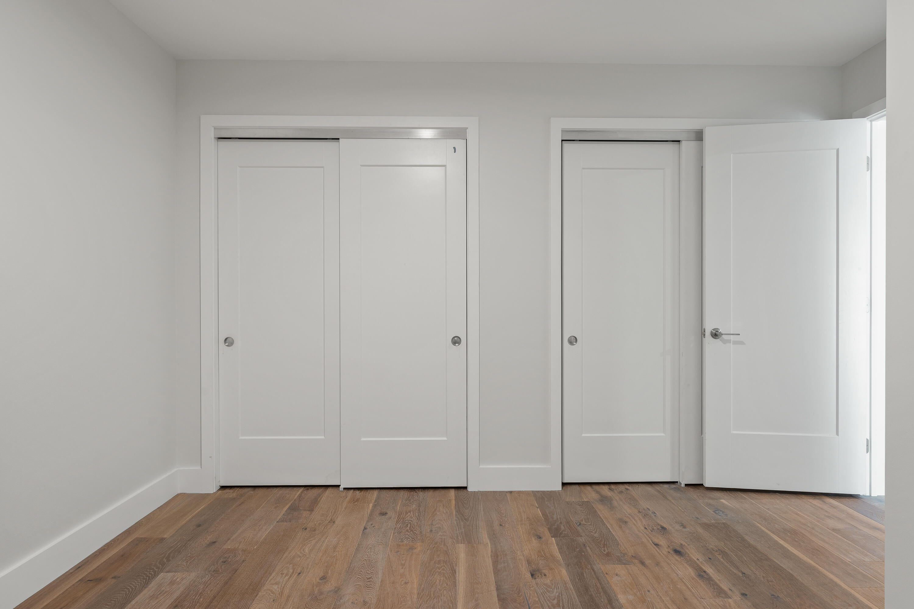 387 Commercial Street, 209