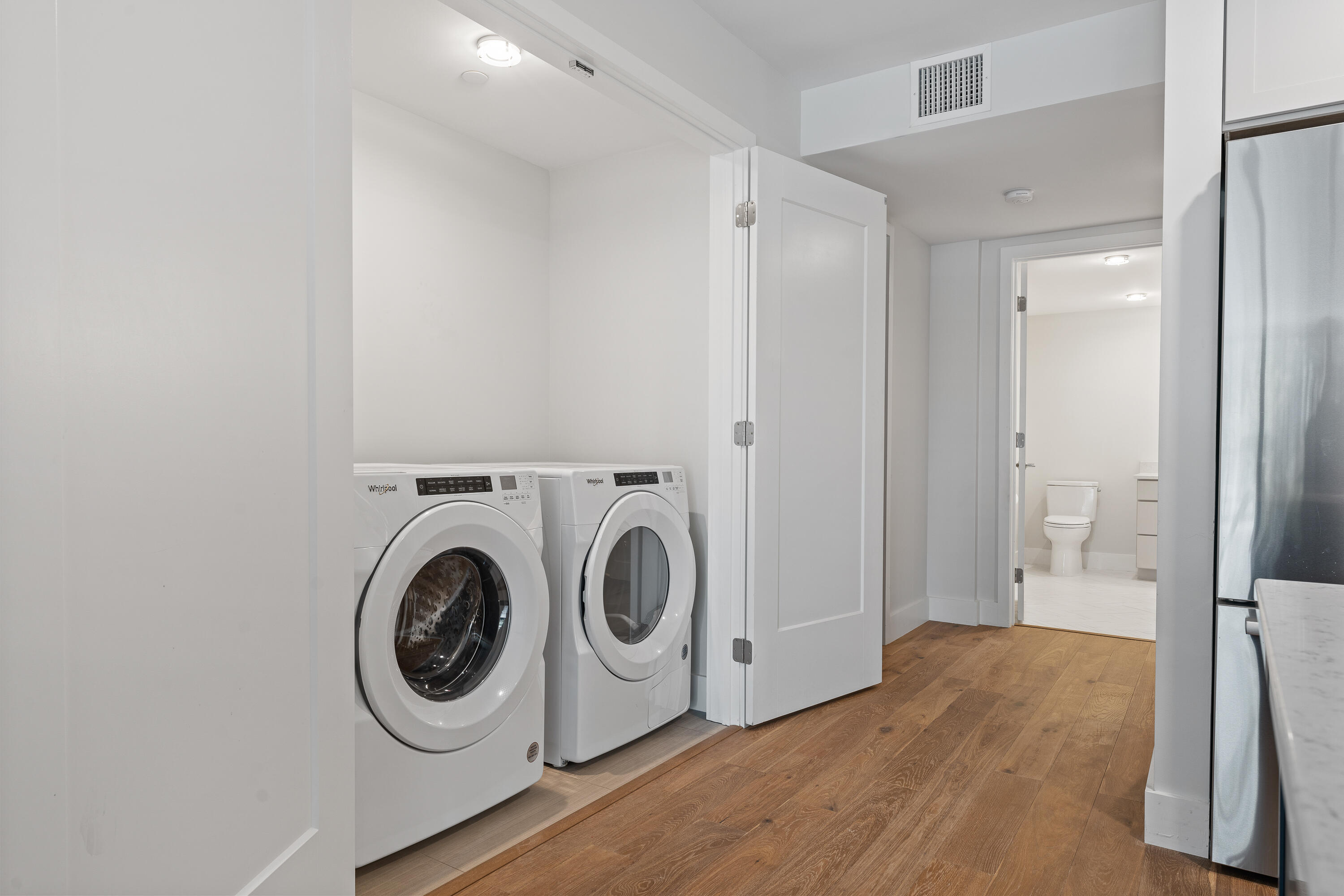 387 Commercial Street, 209