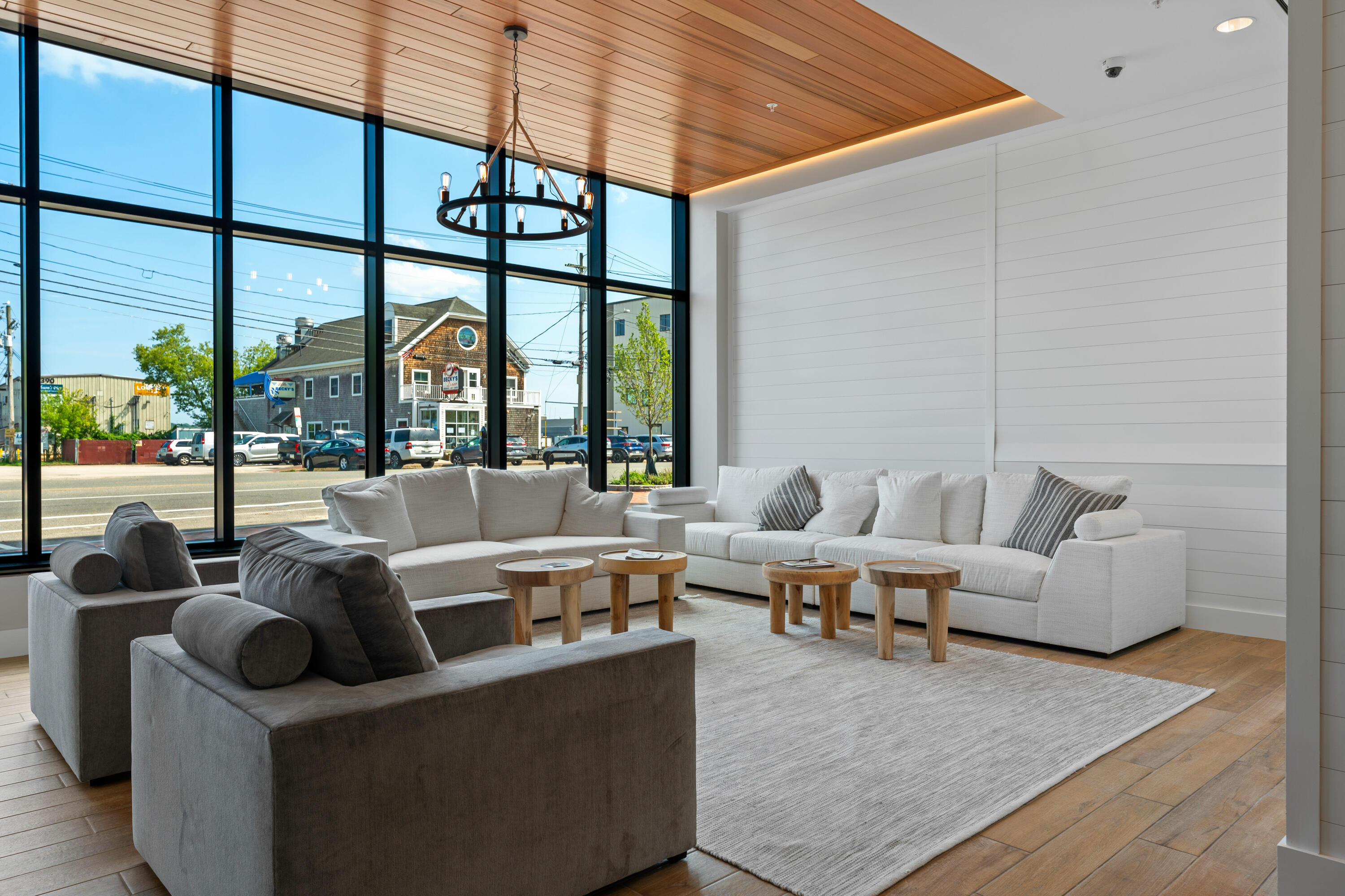 387 Commercial Street, 209