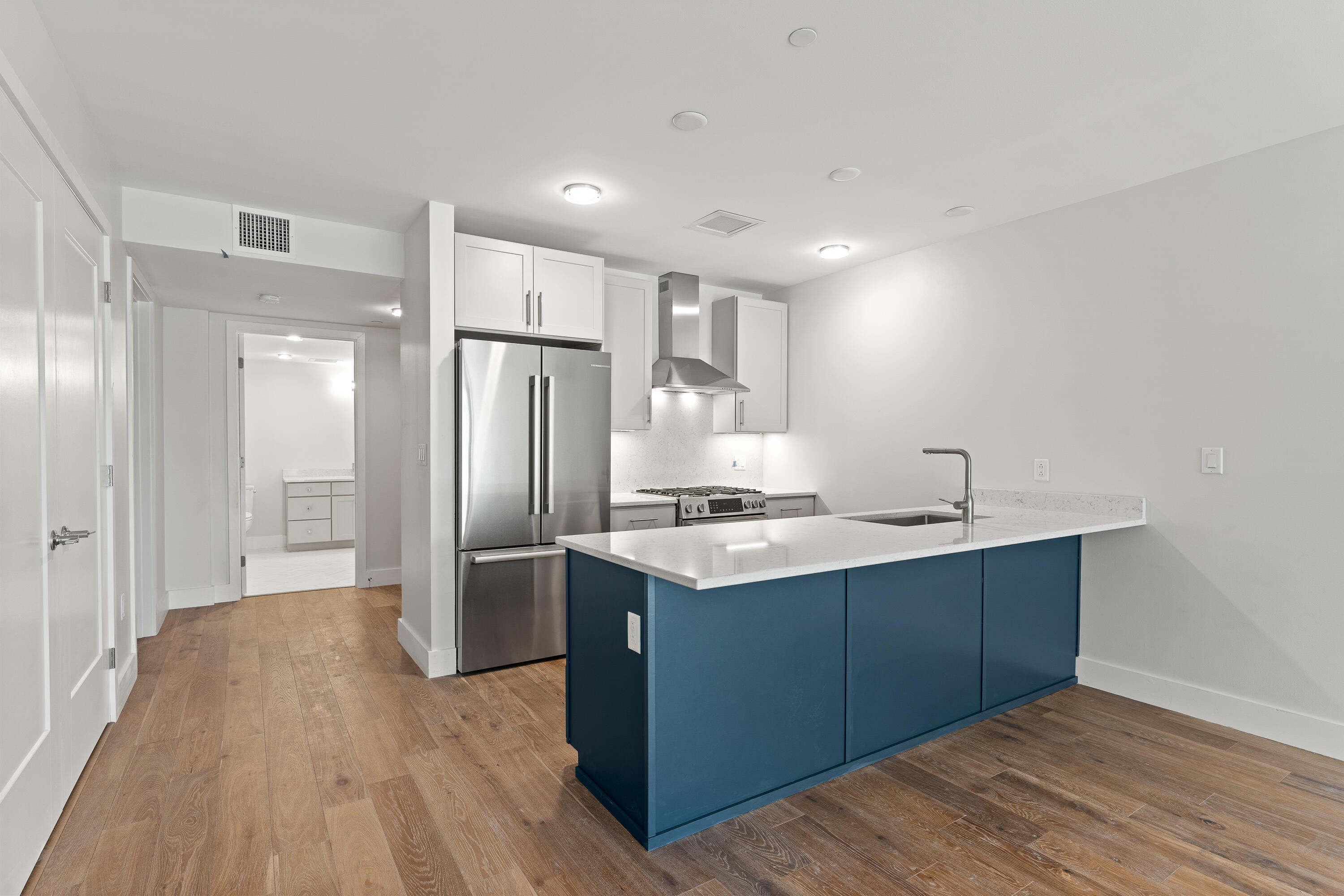 387 Commercial Street, 209