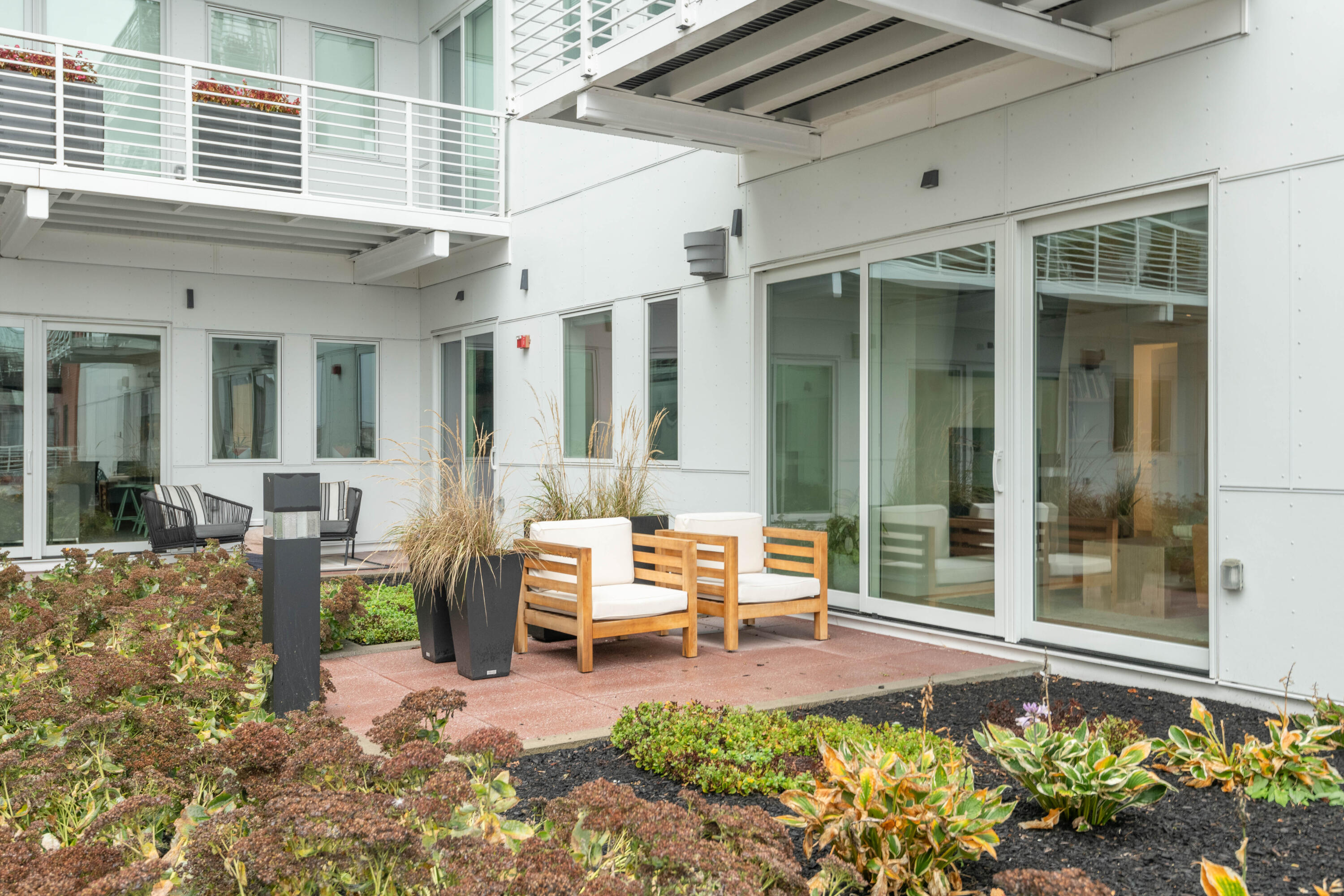 383 Commercial Street, 305