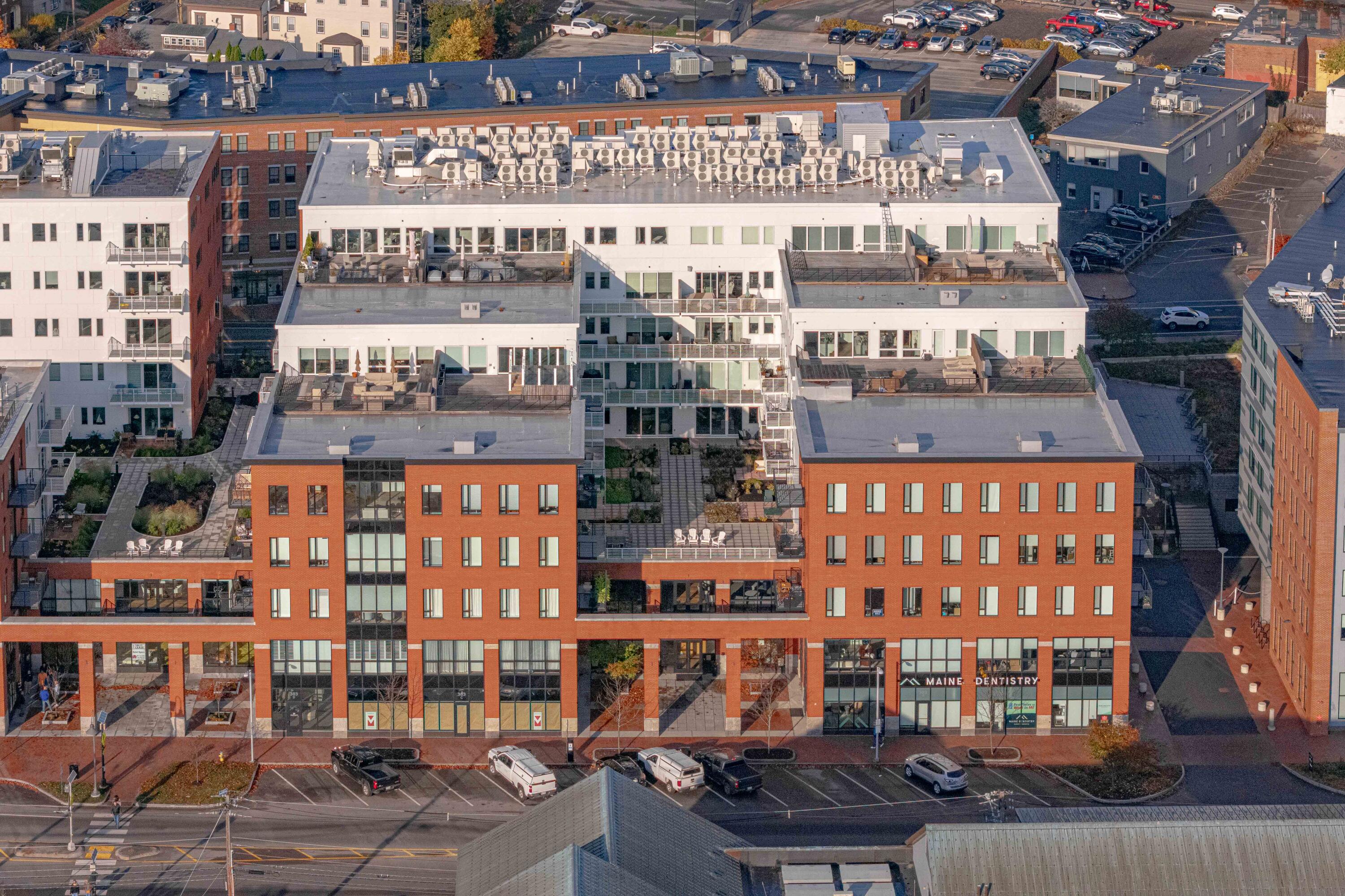 383 Commercial Street, 305