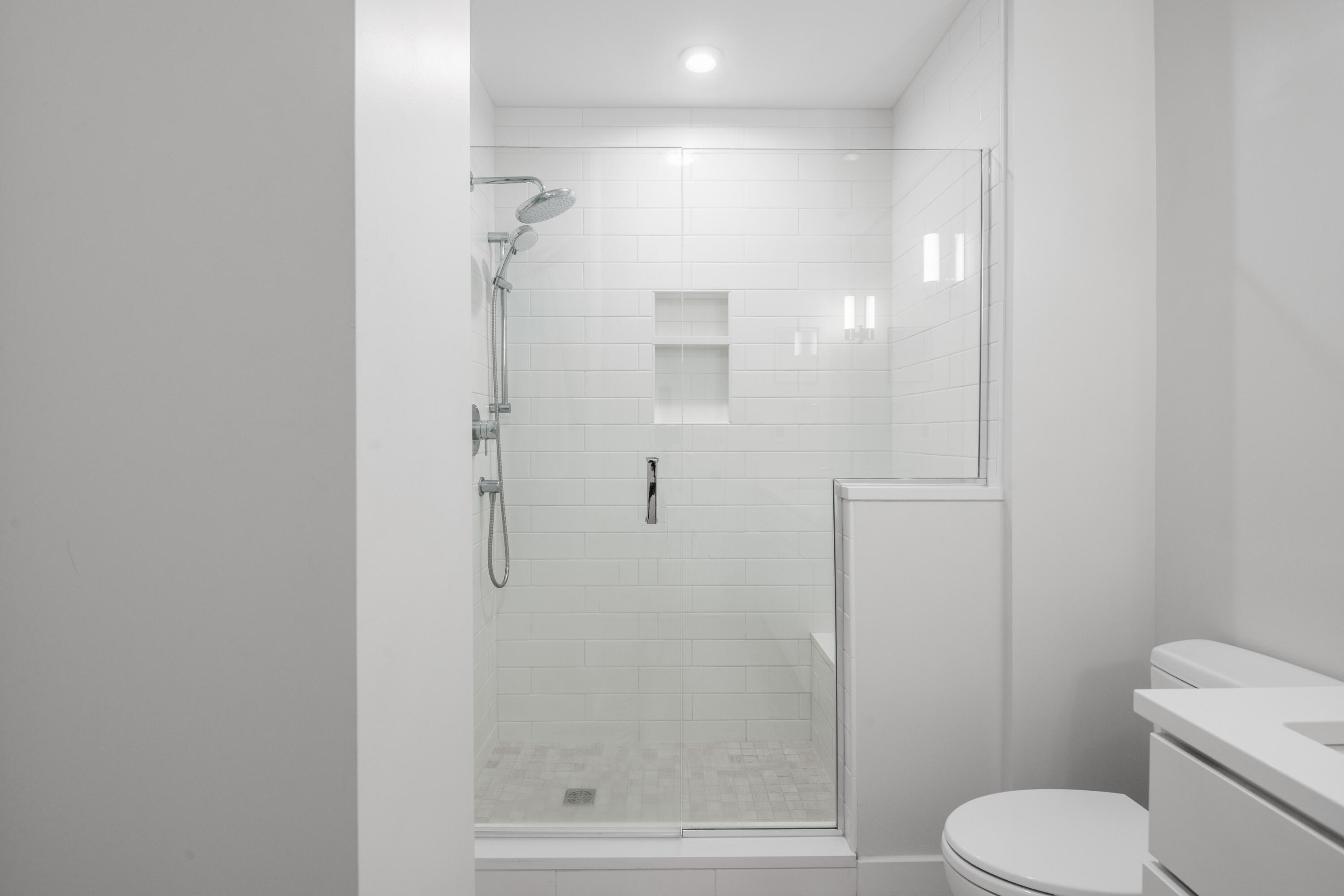 383 Commercial Street, 305