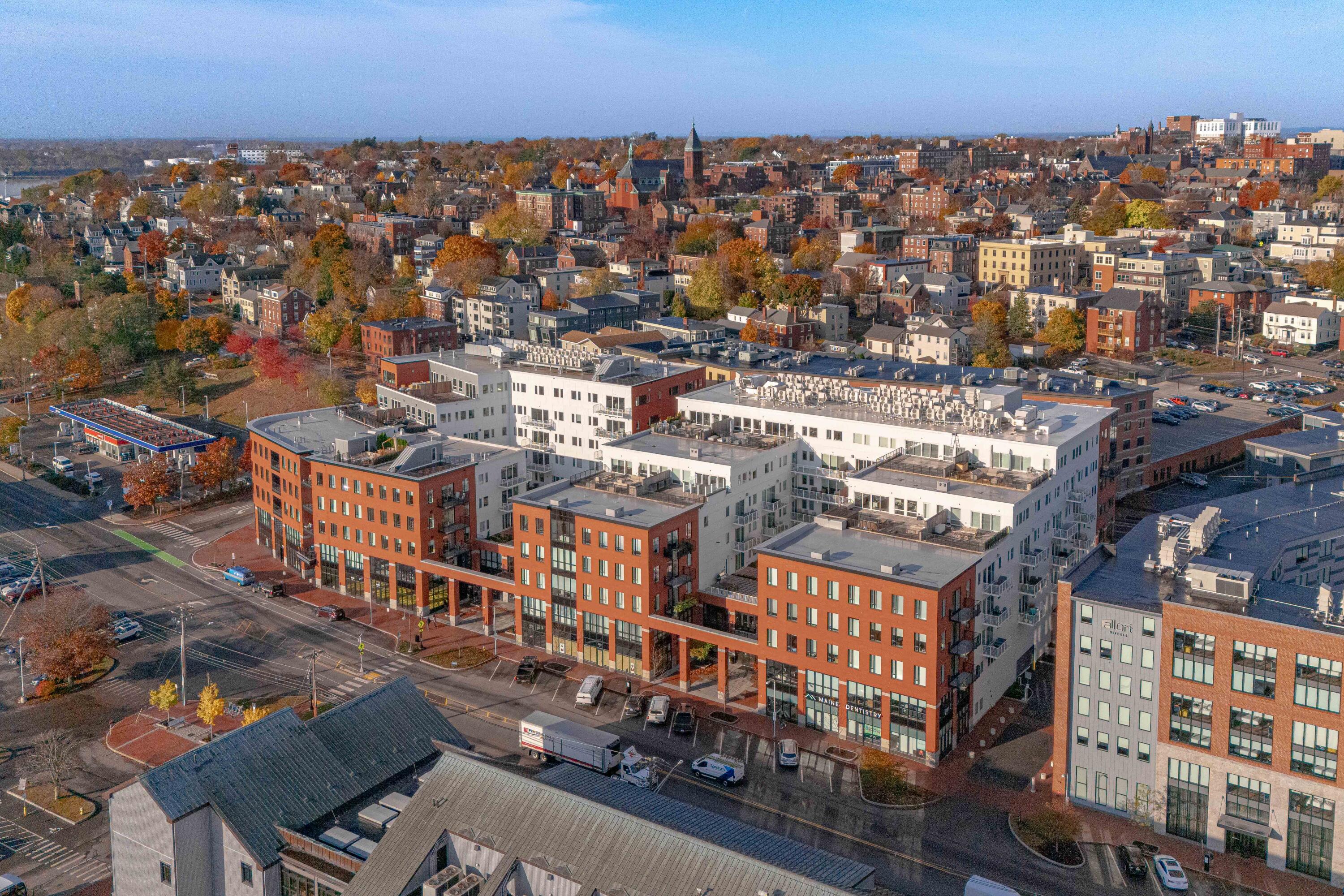 383 Commercial Street, 305