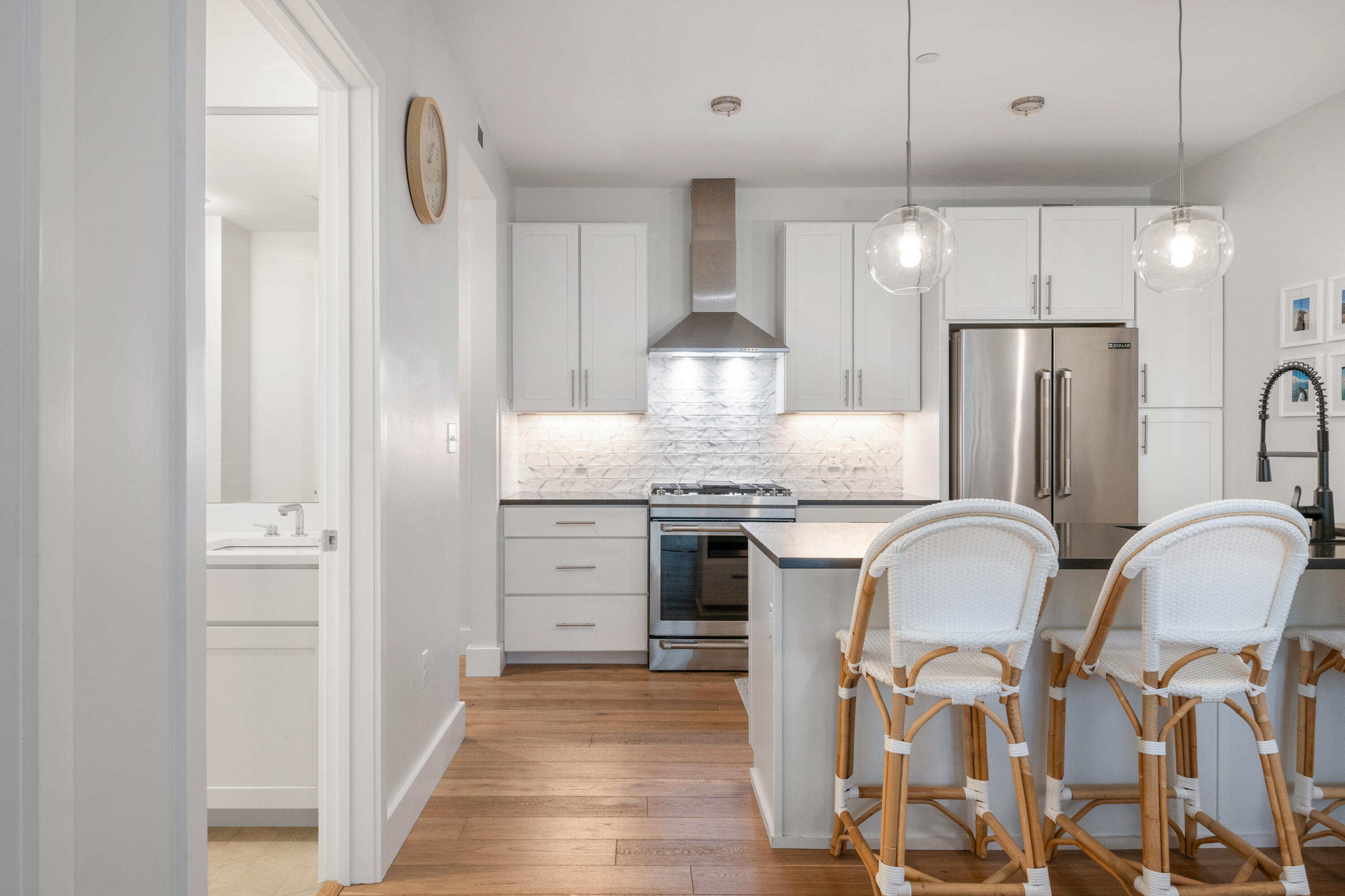 383 Commercial Street, 305