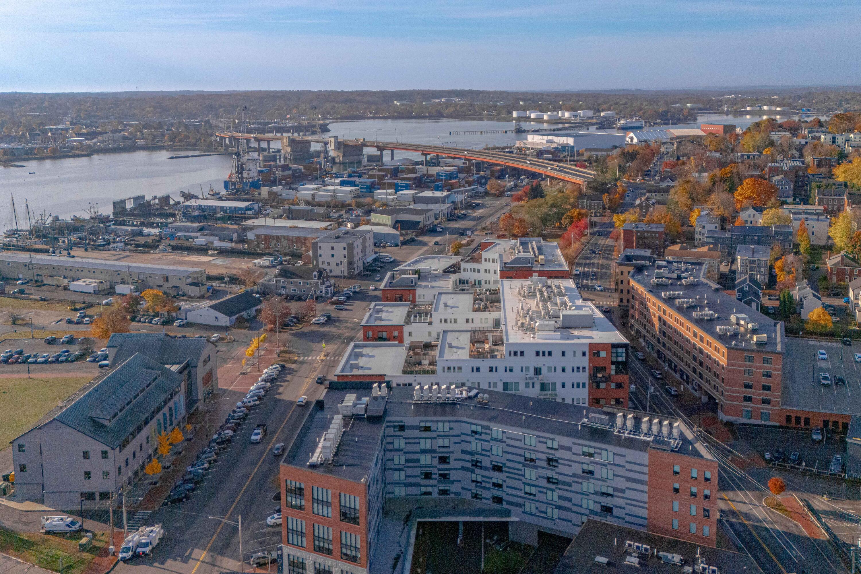 383 Commercial Street, 305