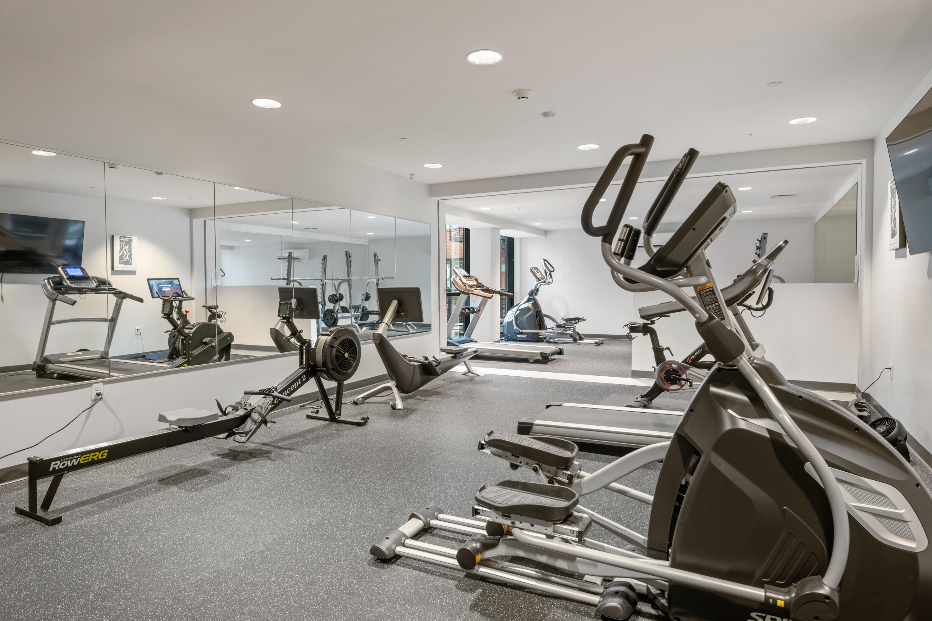 383 Commercial Street, 305