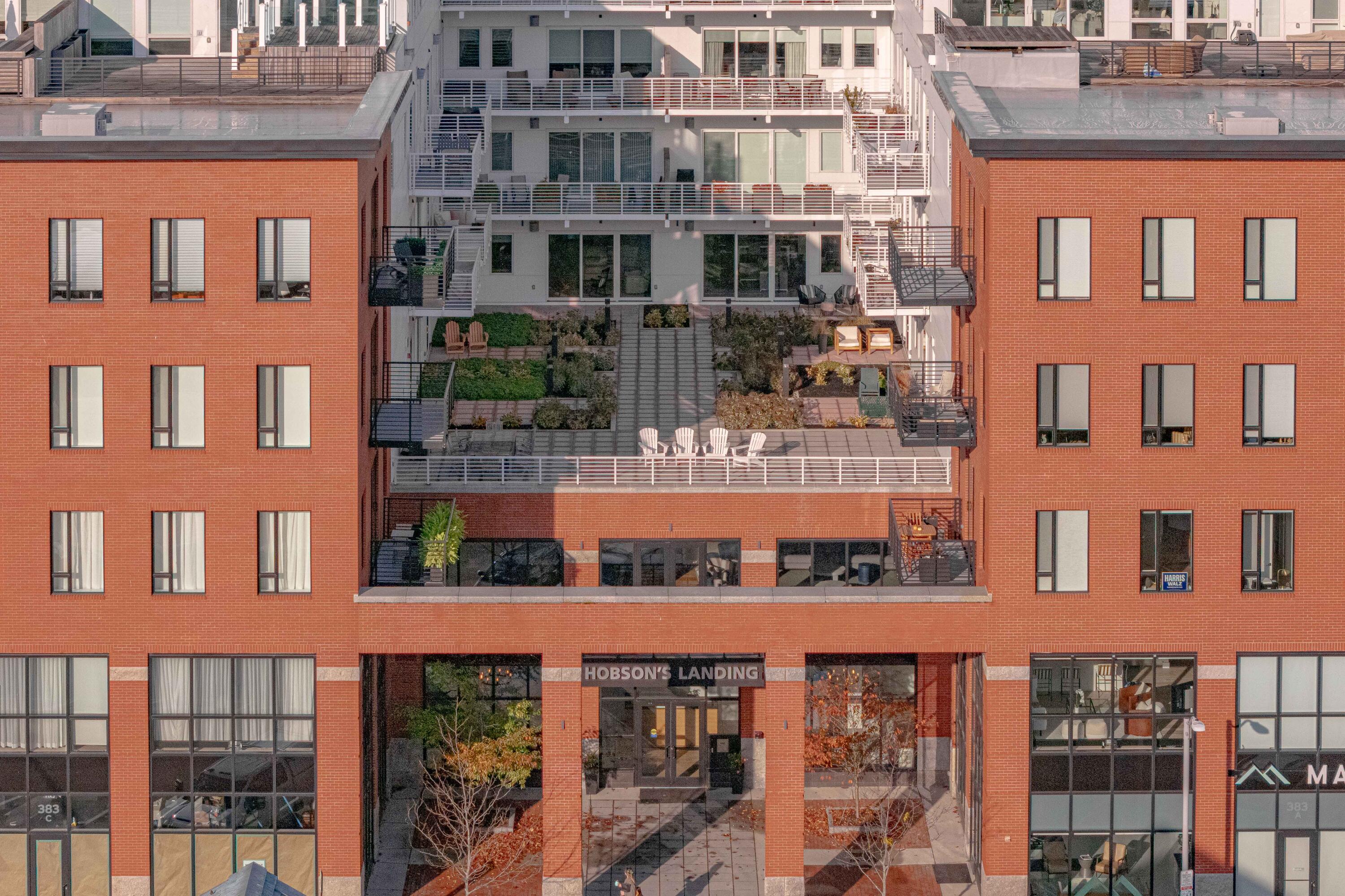 383 Commercial Street, 305